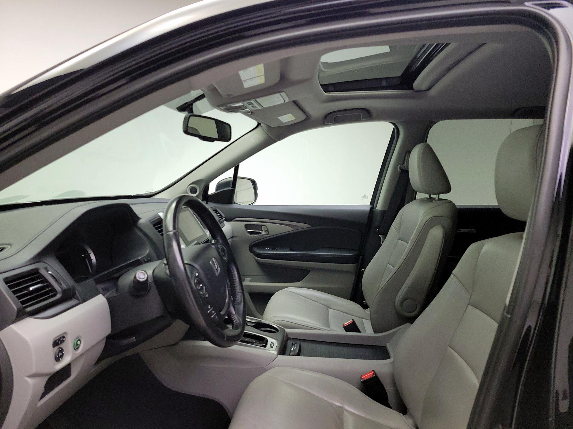 Thumbnail: 2018 Honda Pilot - 19