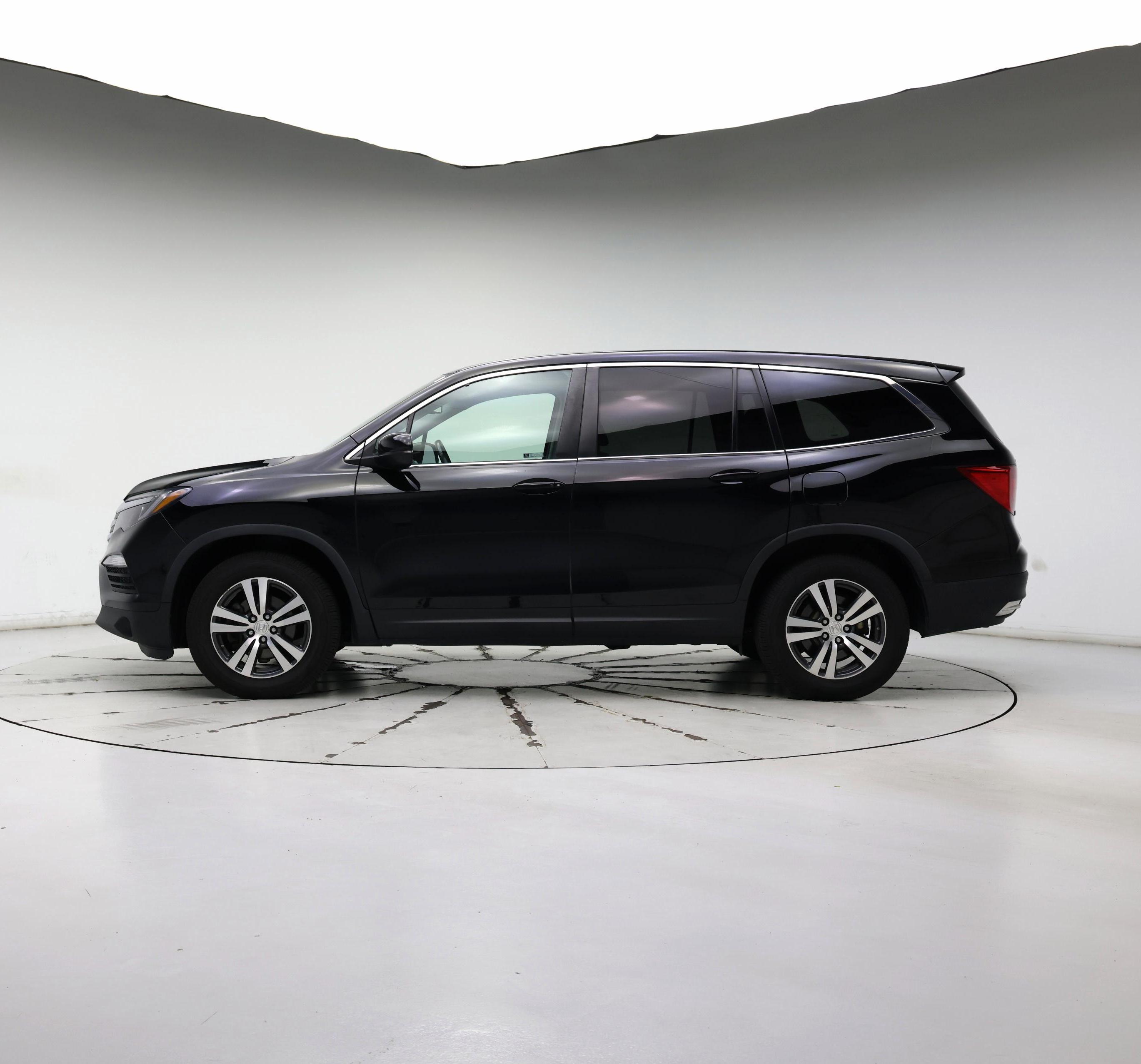 Thumbnail: 2018 Honda Pilot - 3