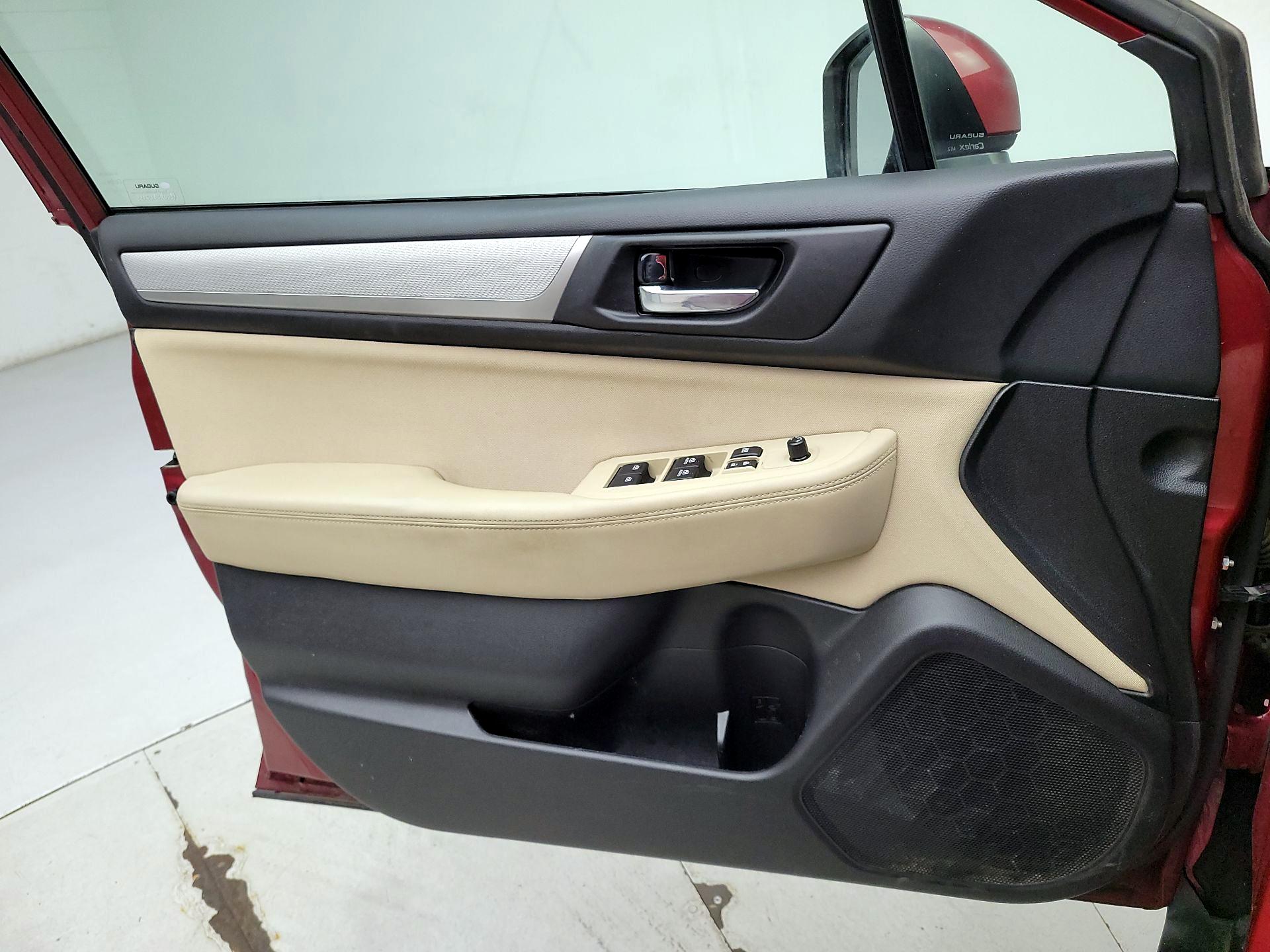 Thumbnail: 2016 Subaru Outback - 12
