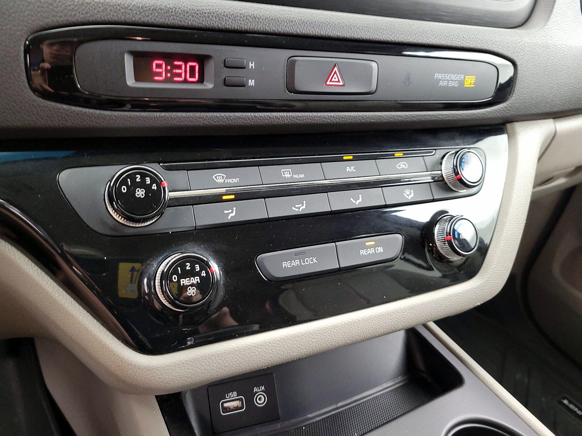 Thumbnail: 2017 Kia Sedona - 16