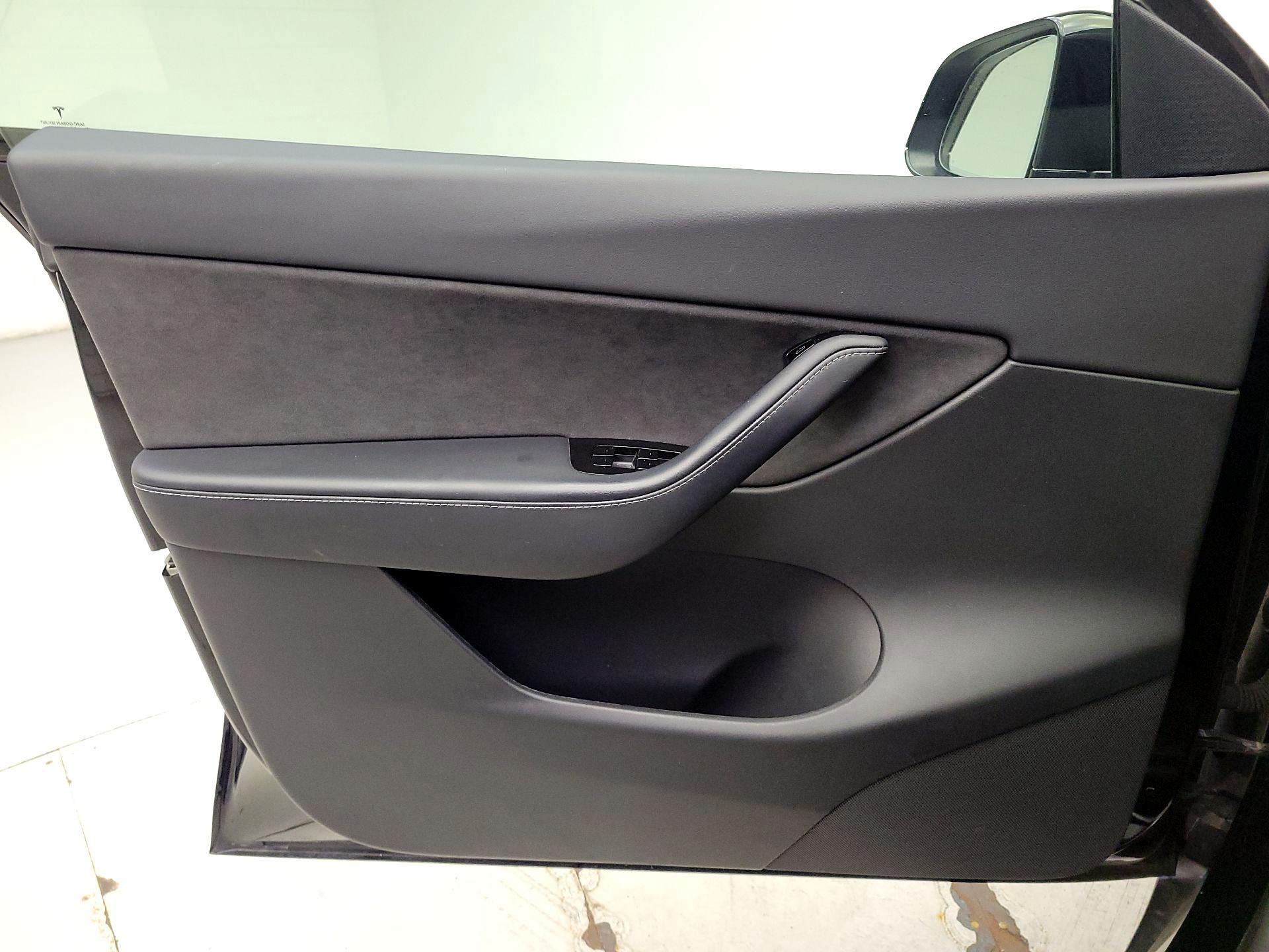 Thumbnail: 2021 Tesla Model Y - 12
