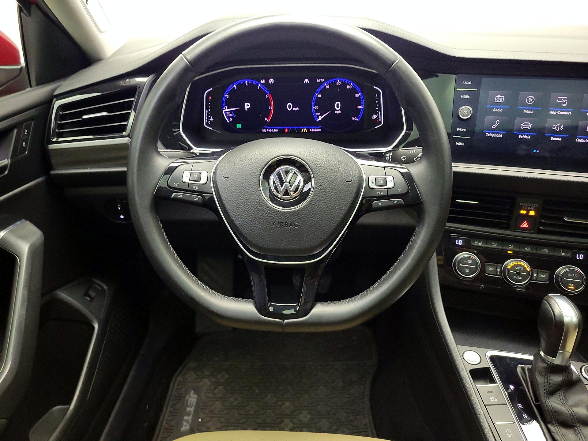 Thumbnail: 2019 Volkswagen Jetta - 10