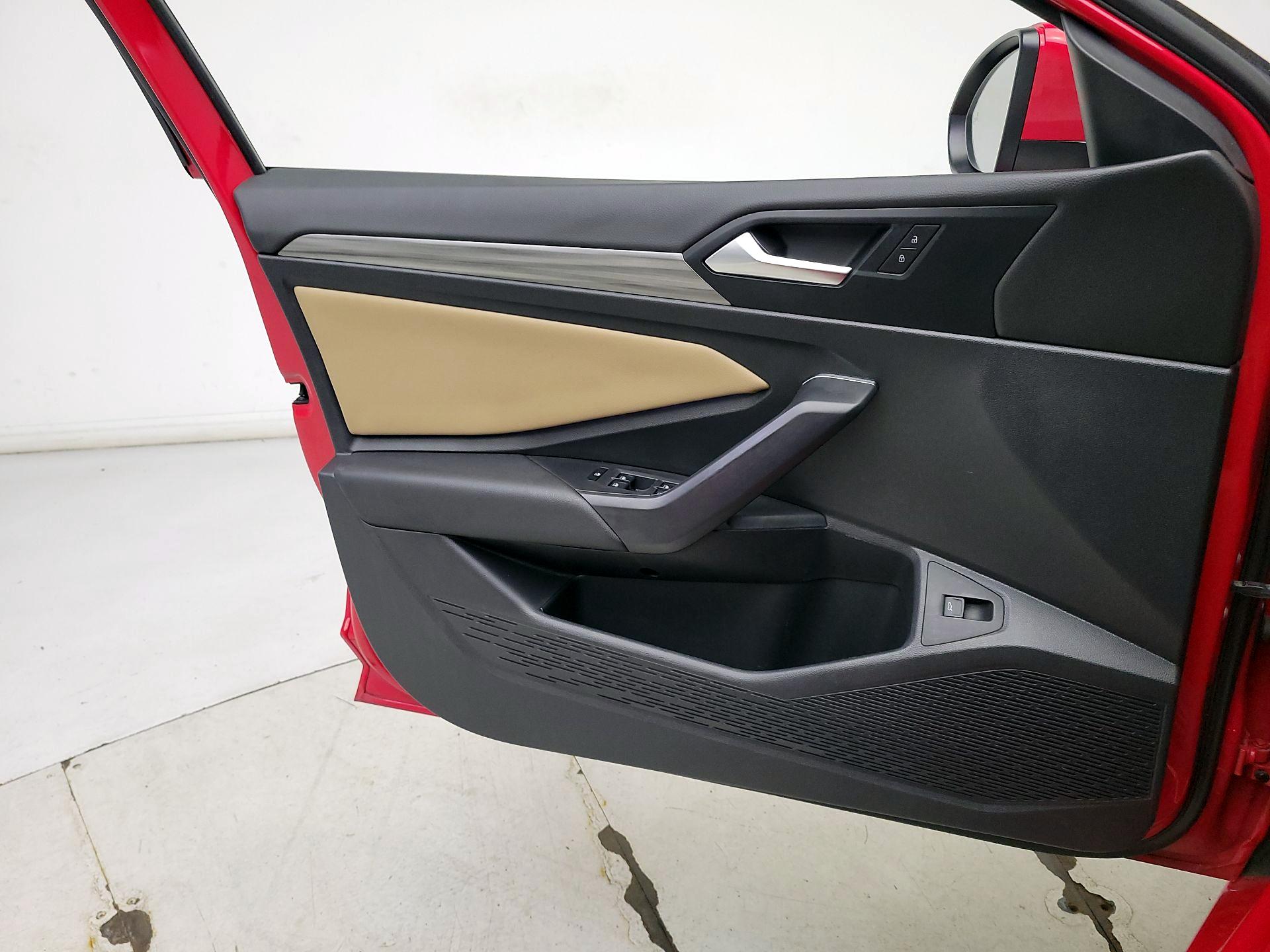 Thumbnail: 2019 Volkswagen Jetta - 12