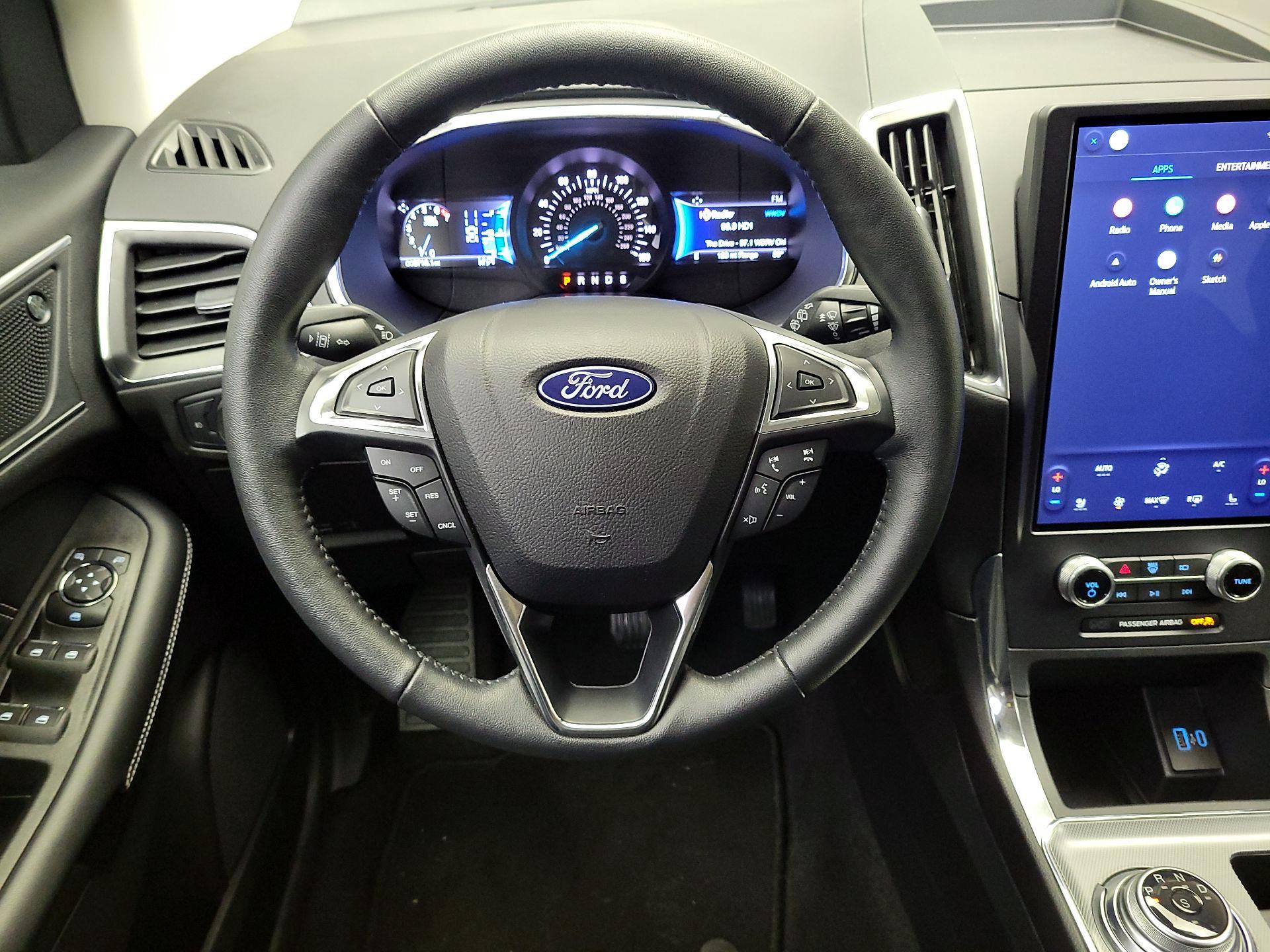 Thumbnail: 2021 Ford Edge - 10
