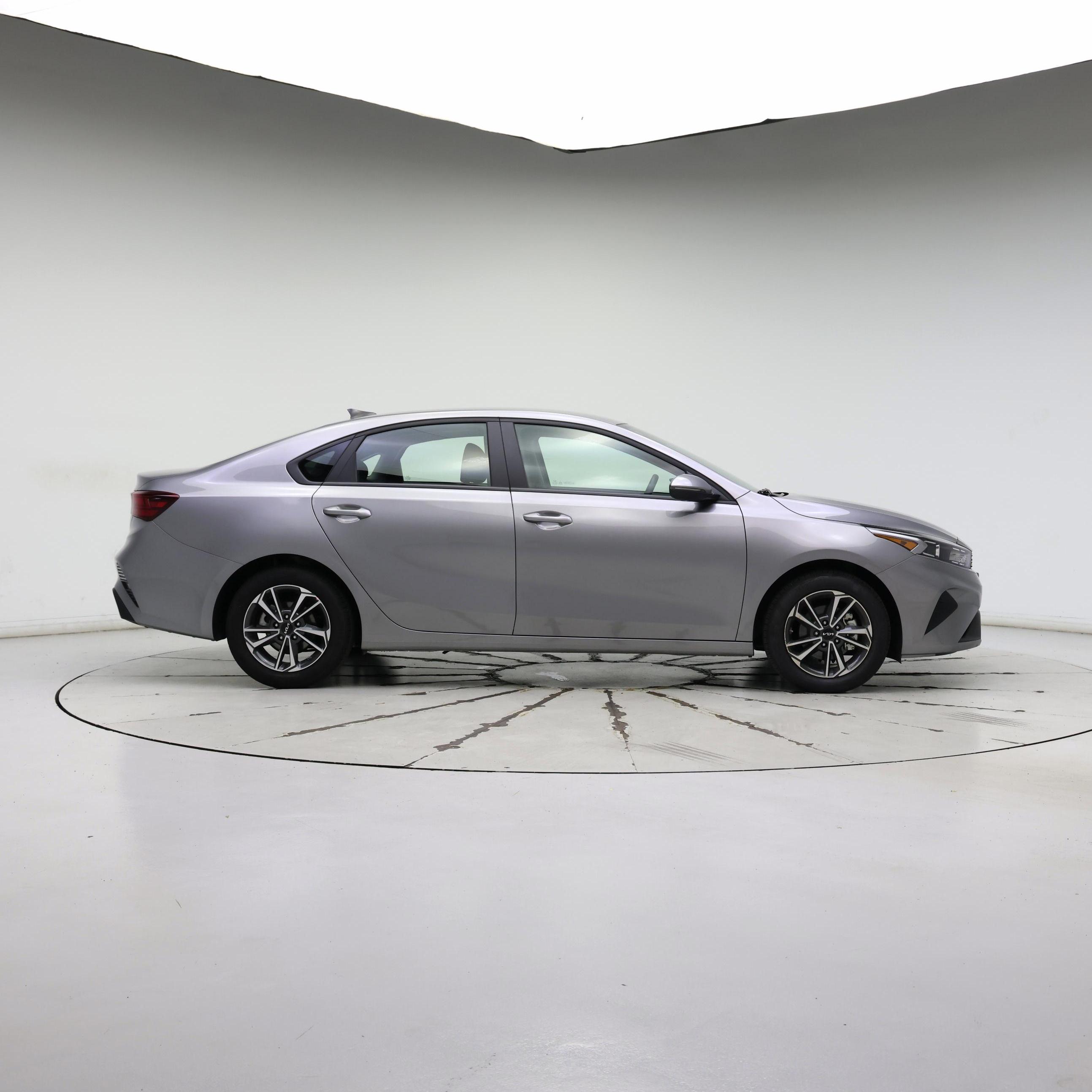 Thumbnail: 2024 Kia Forte - 7