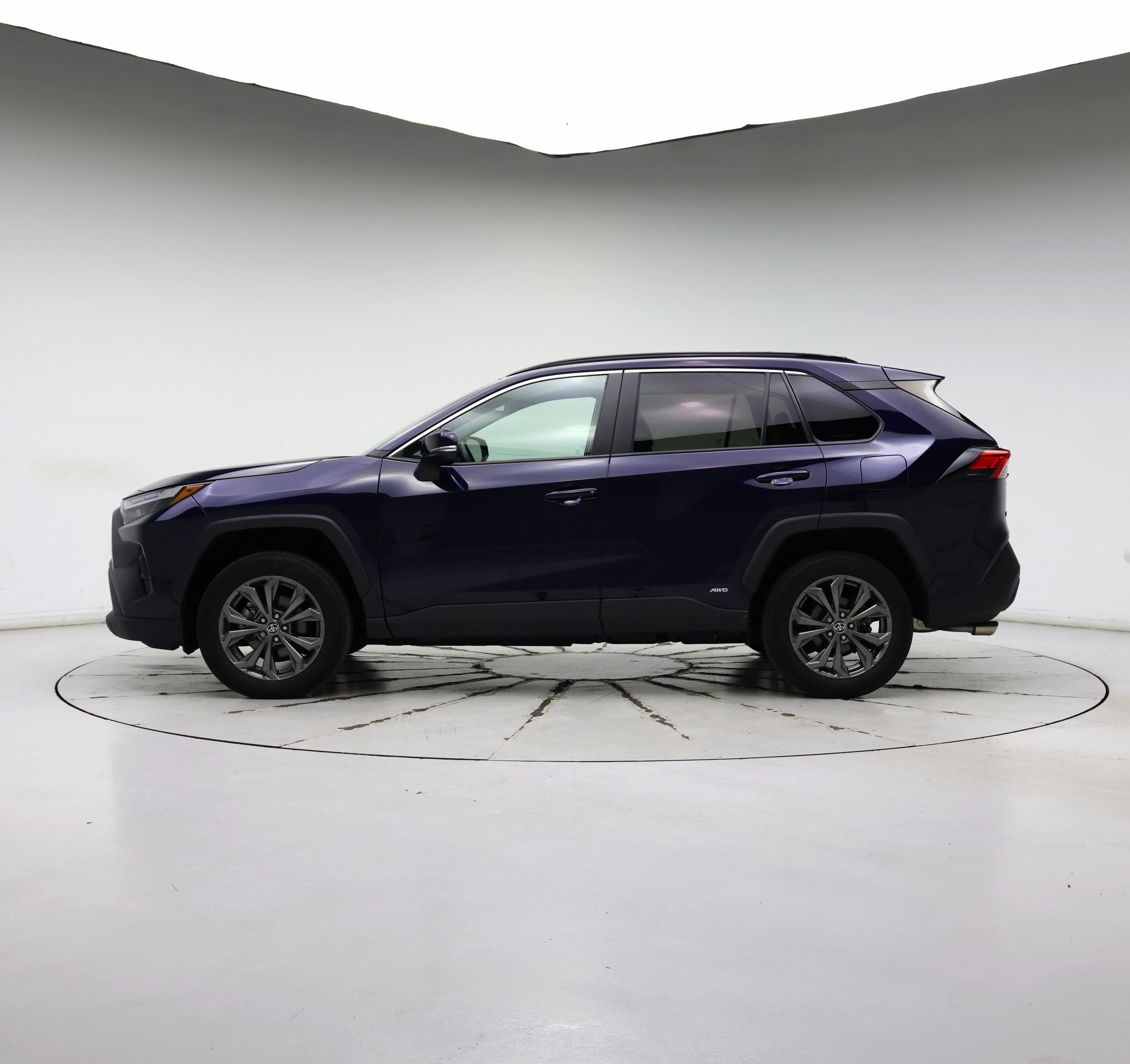 Thumbnail: 2022 Toyota RAV4 - 3