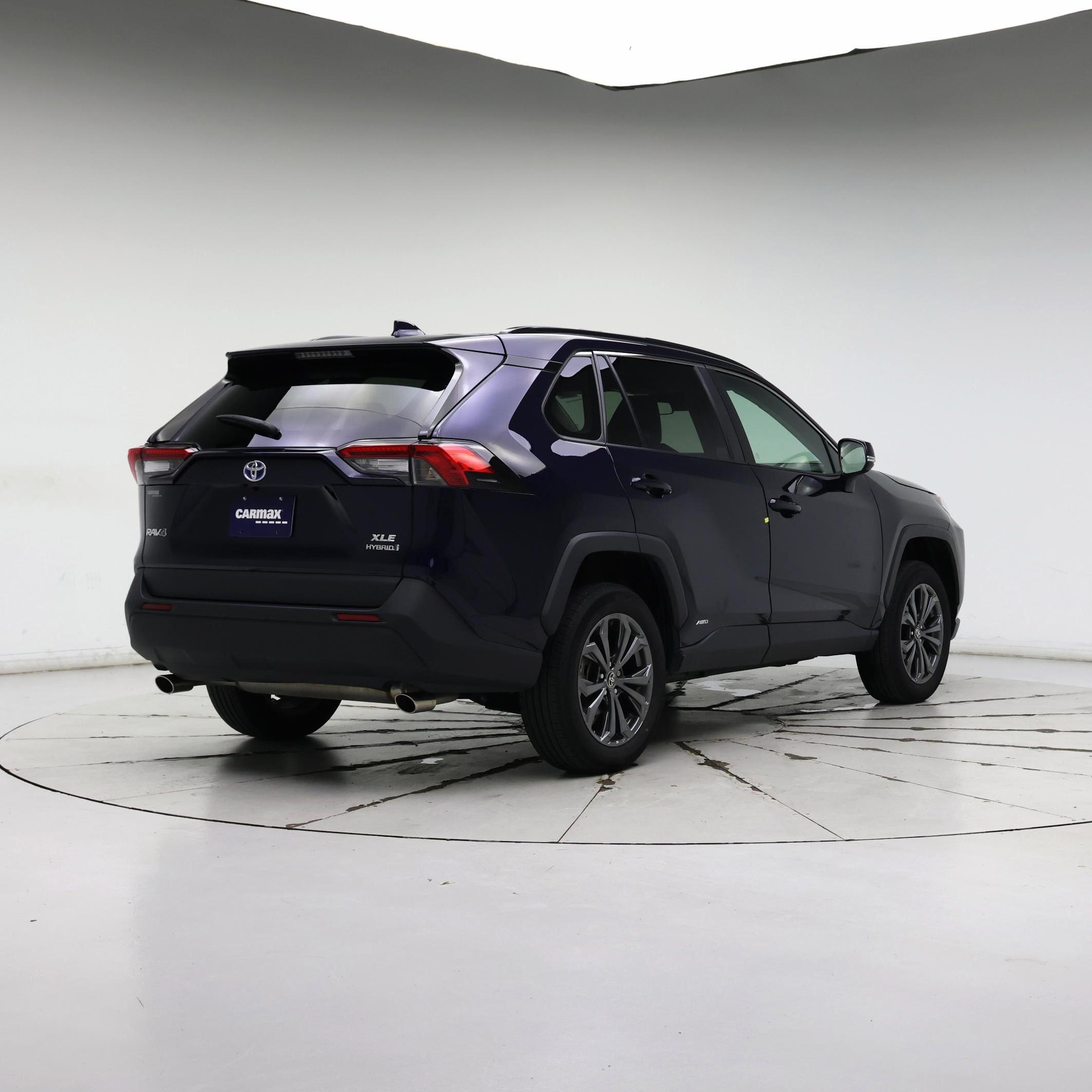 Thumbnail: 2022 Toyota RAV4 - 8