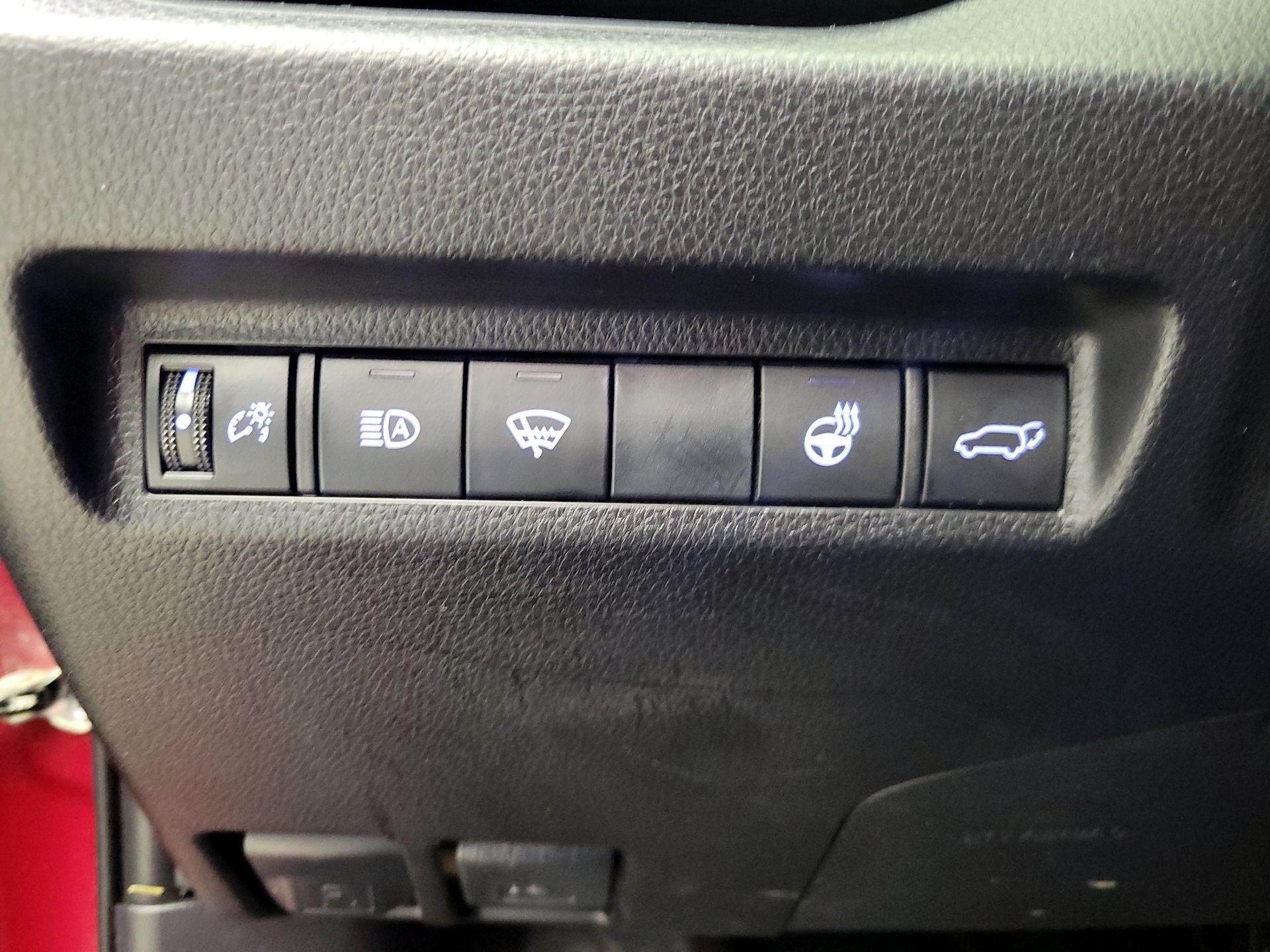 Thumbnail: 2019 Toyota RAV4 - 13