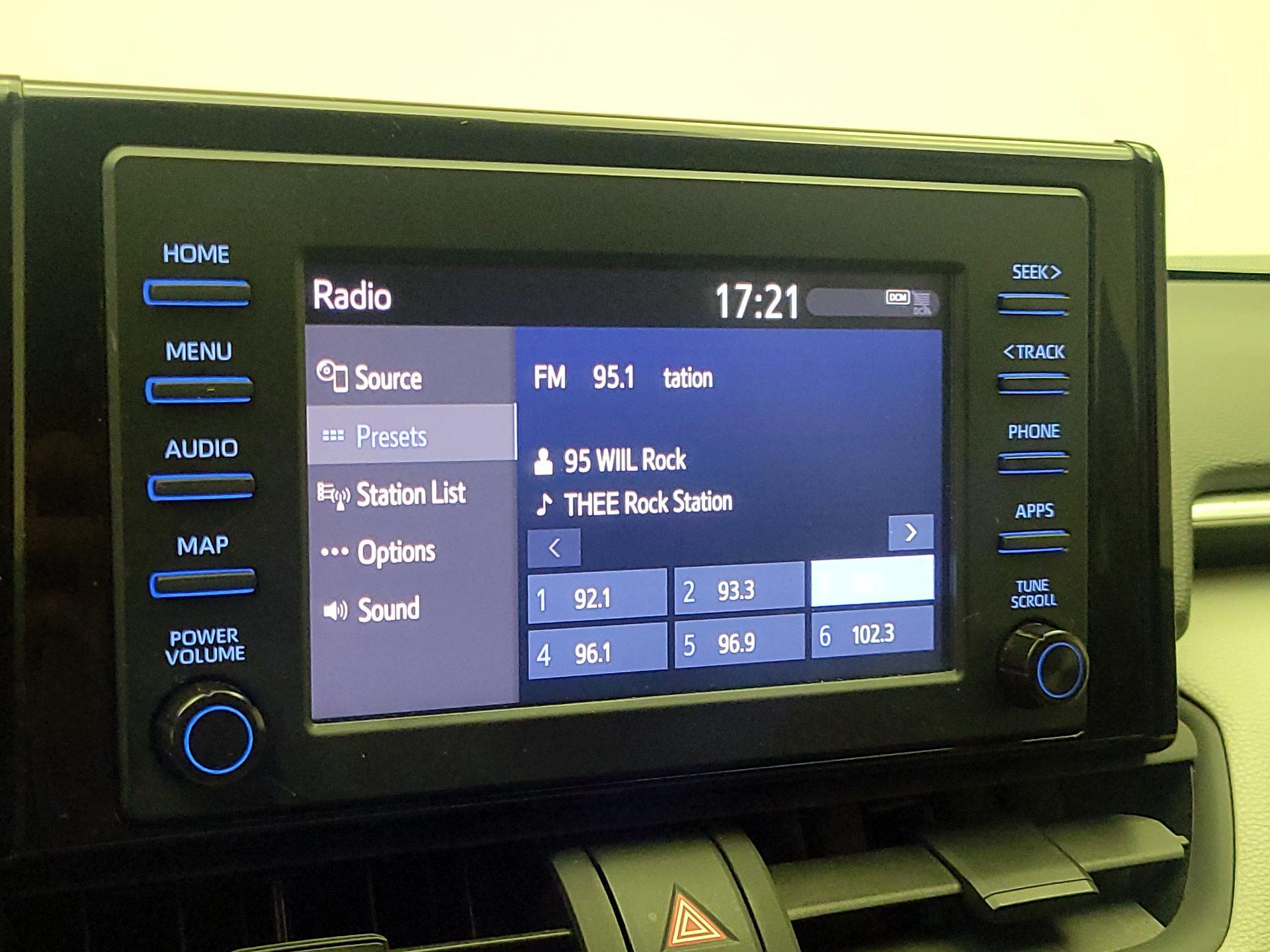 Thumbnail: 2019 Toyota RAV4 - 15