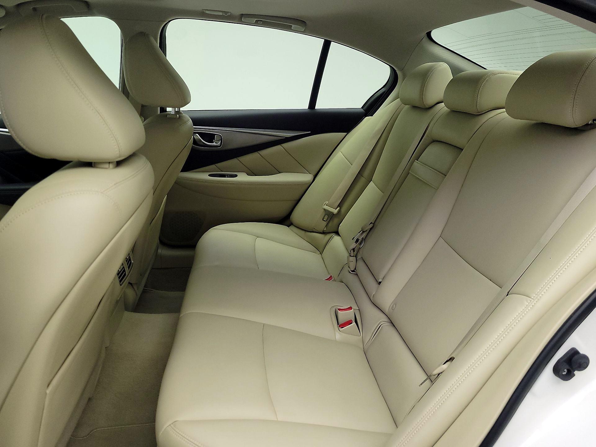 Thumbnail: 2016 INFINITI Q50 - 19
