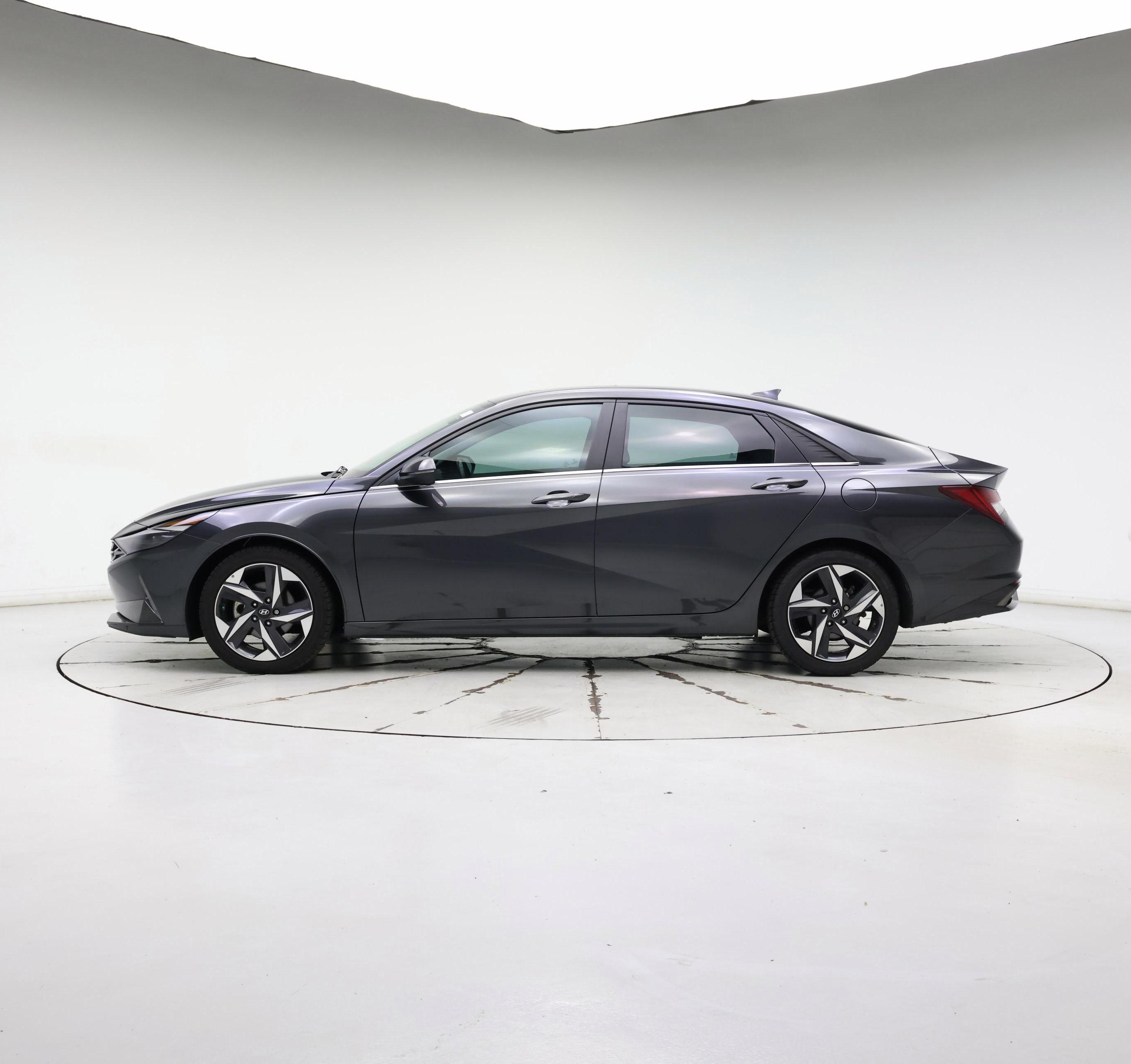 Thumbnail: 2022 Hyundai Elantra - 3