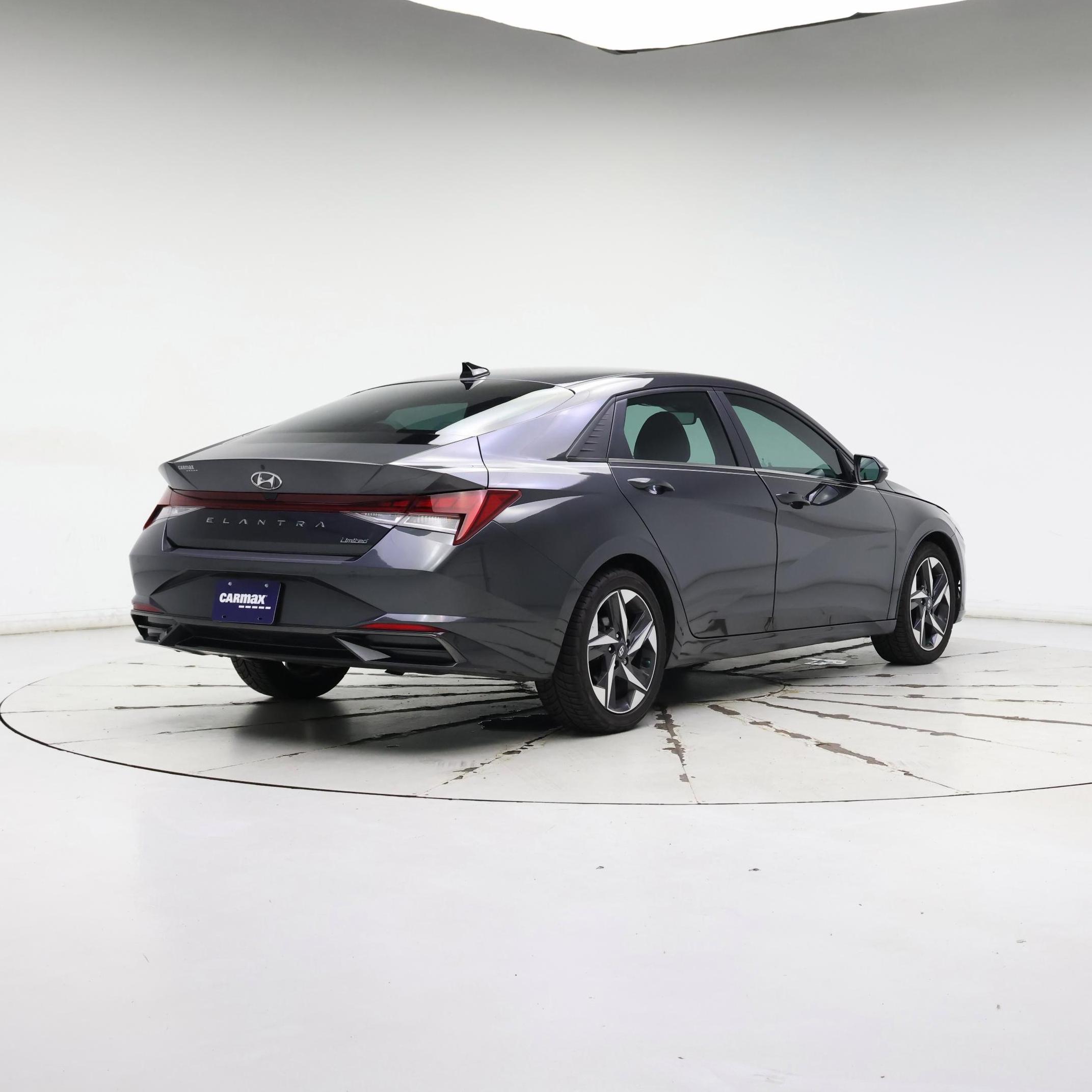 Thumbnail: 2022 Hyundai Elantra - 8