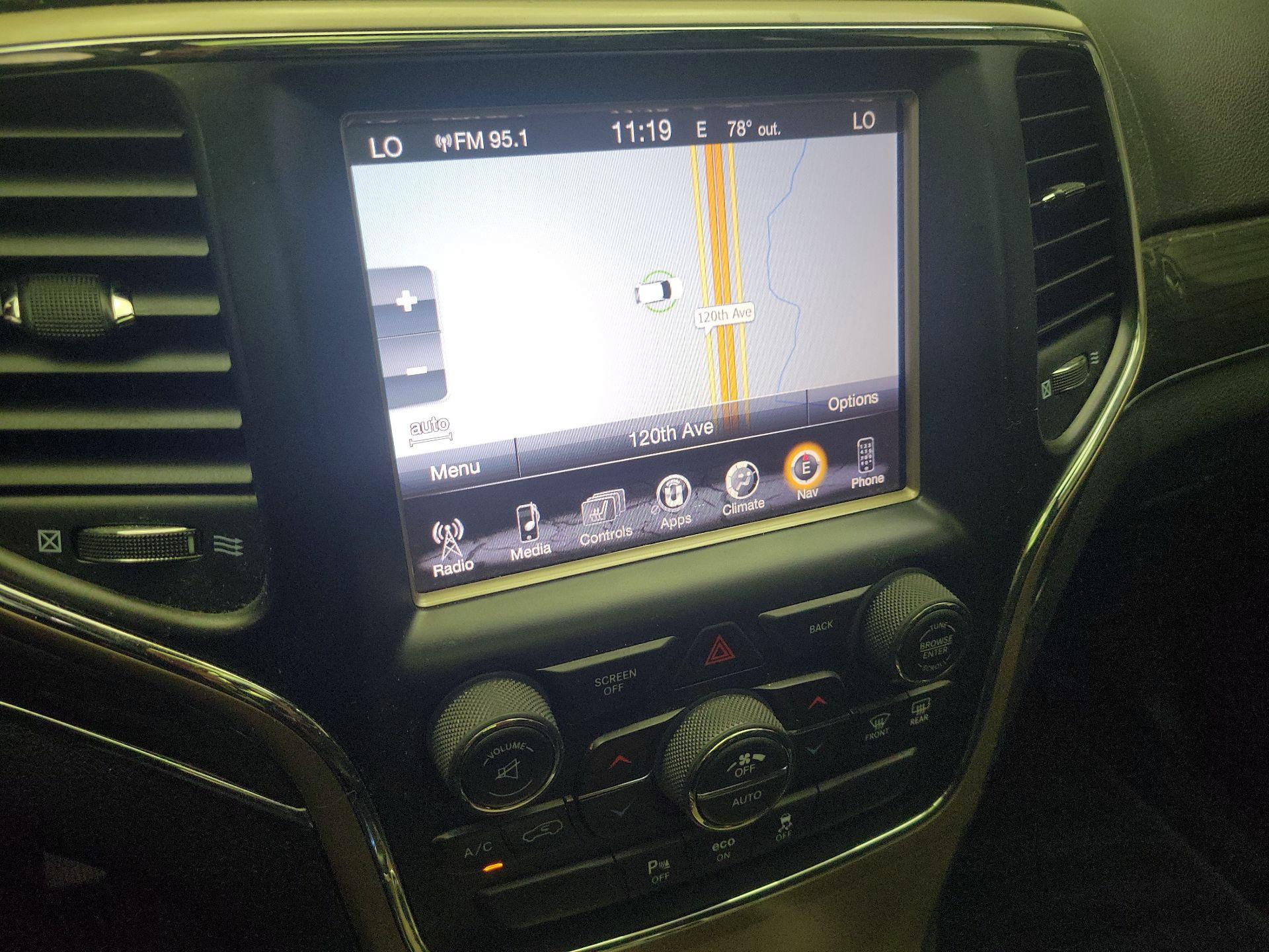 Thumbnail: 2015 Jeep Grand Cherokee - 14