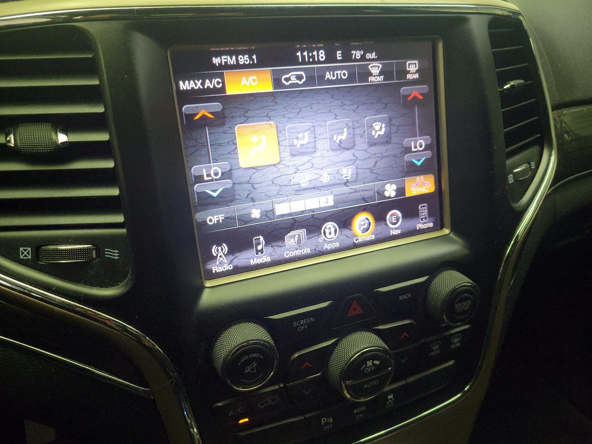Thumbnail: 2015 Jeep Grand Cherokee - 17