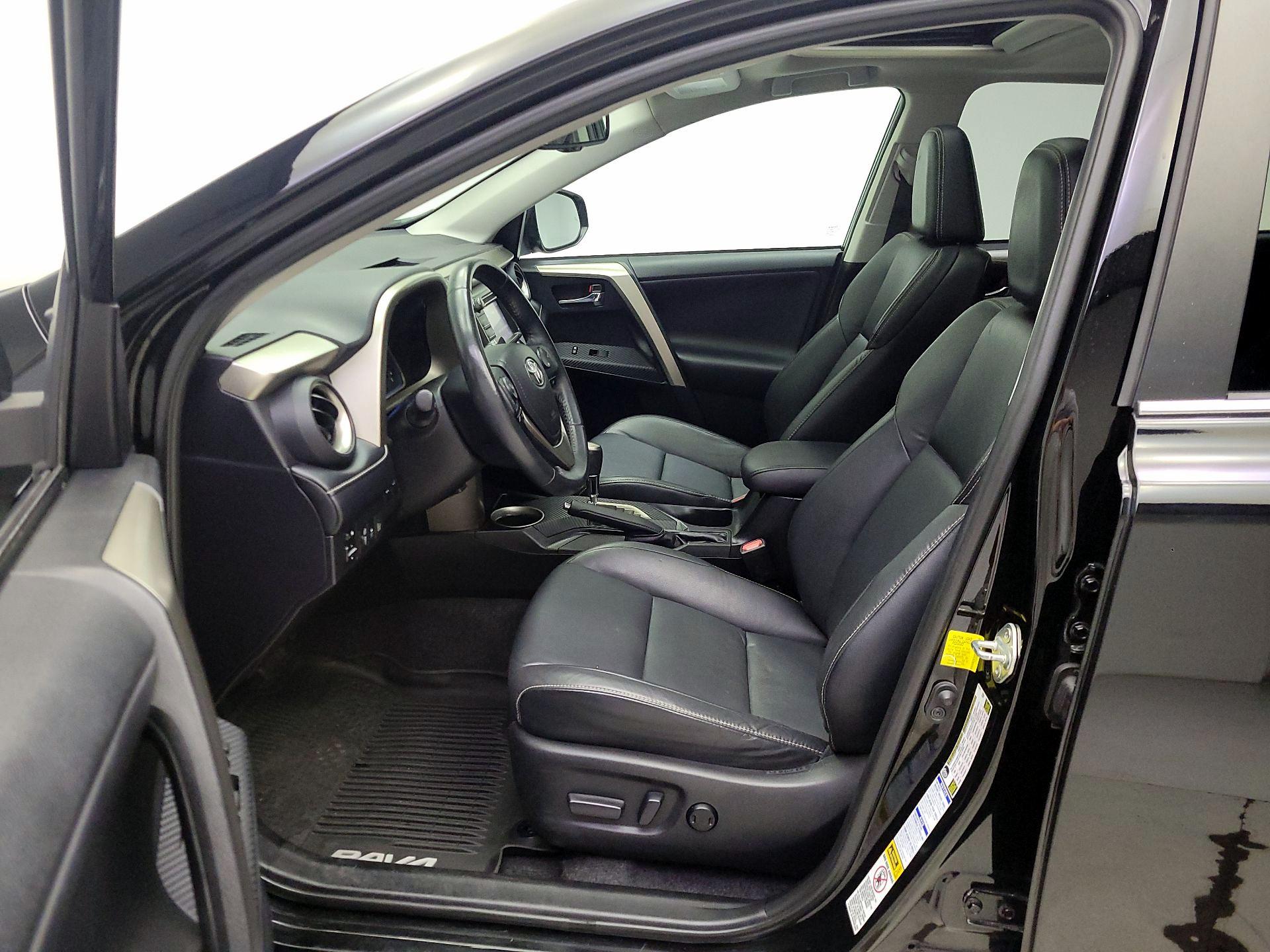 Thumbnail: 2014 Toyota RAV4 - 11