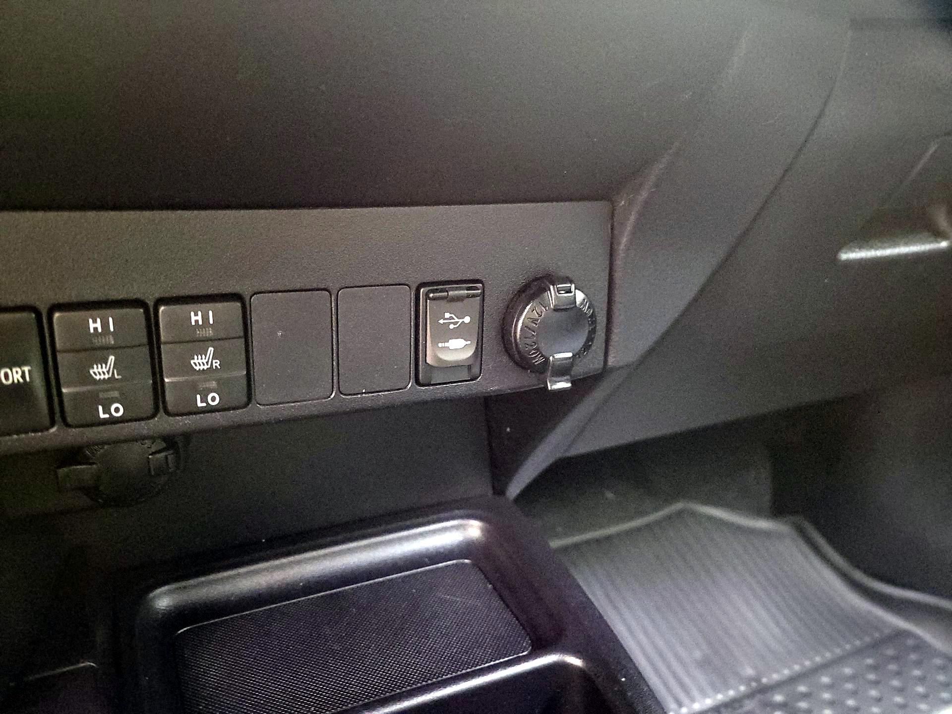 Thumbnail: 2014 Toyota RAV4 - 18