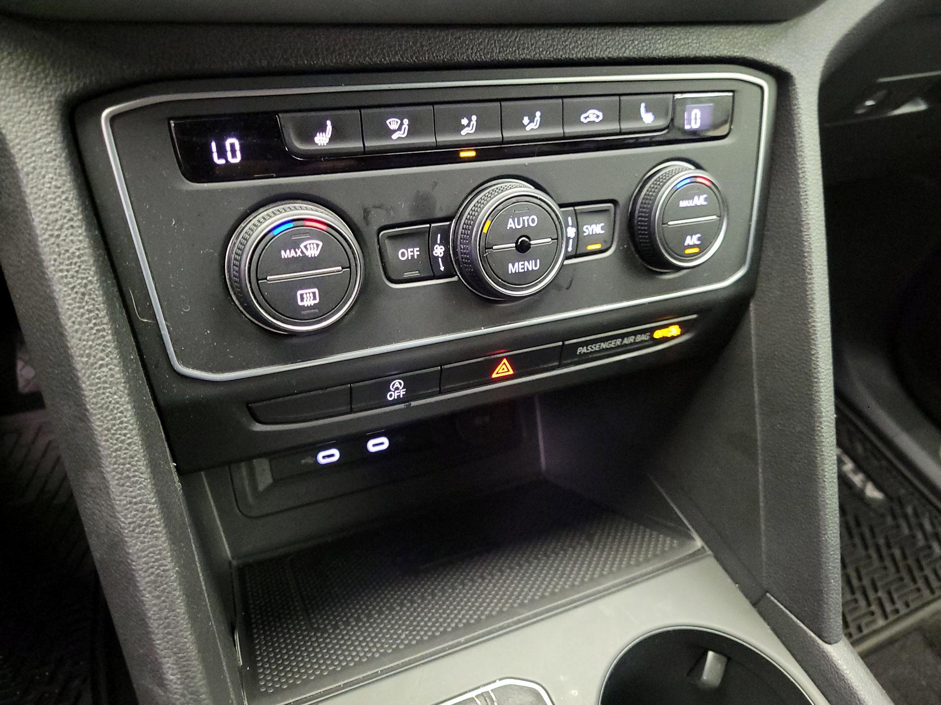 Thumbnail: 2021 Volkswagen Atlas - 16