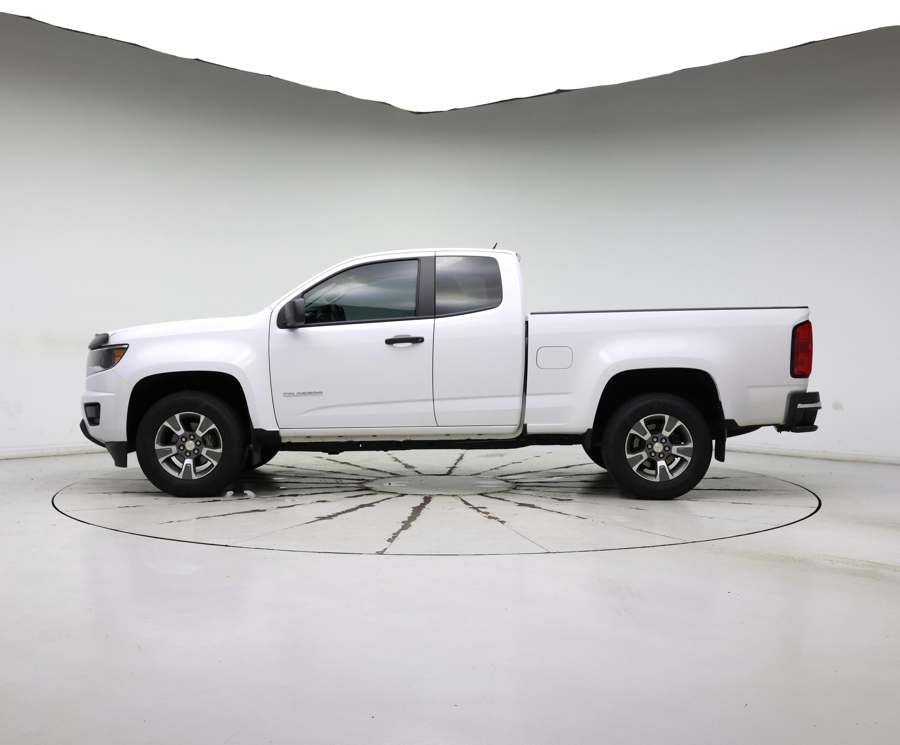 Thumbnail: 2019 Chevrolet Colorado - 3