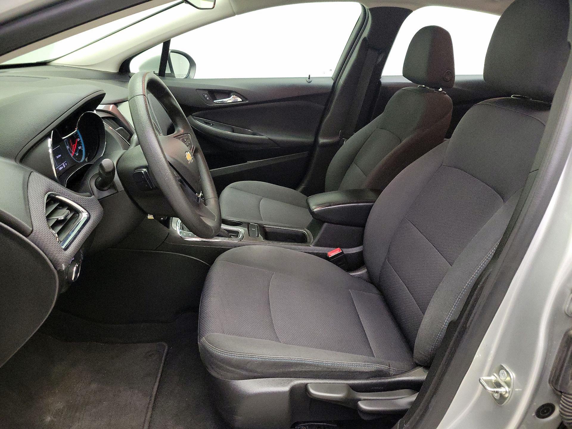 Thumbnail: 2018 Chevrolet Cruze - 11