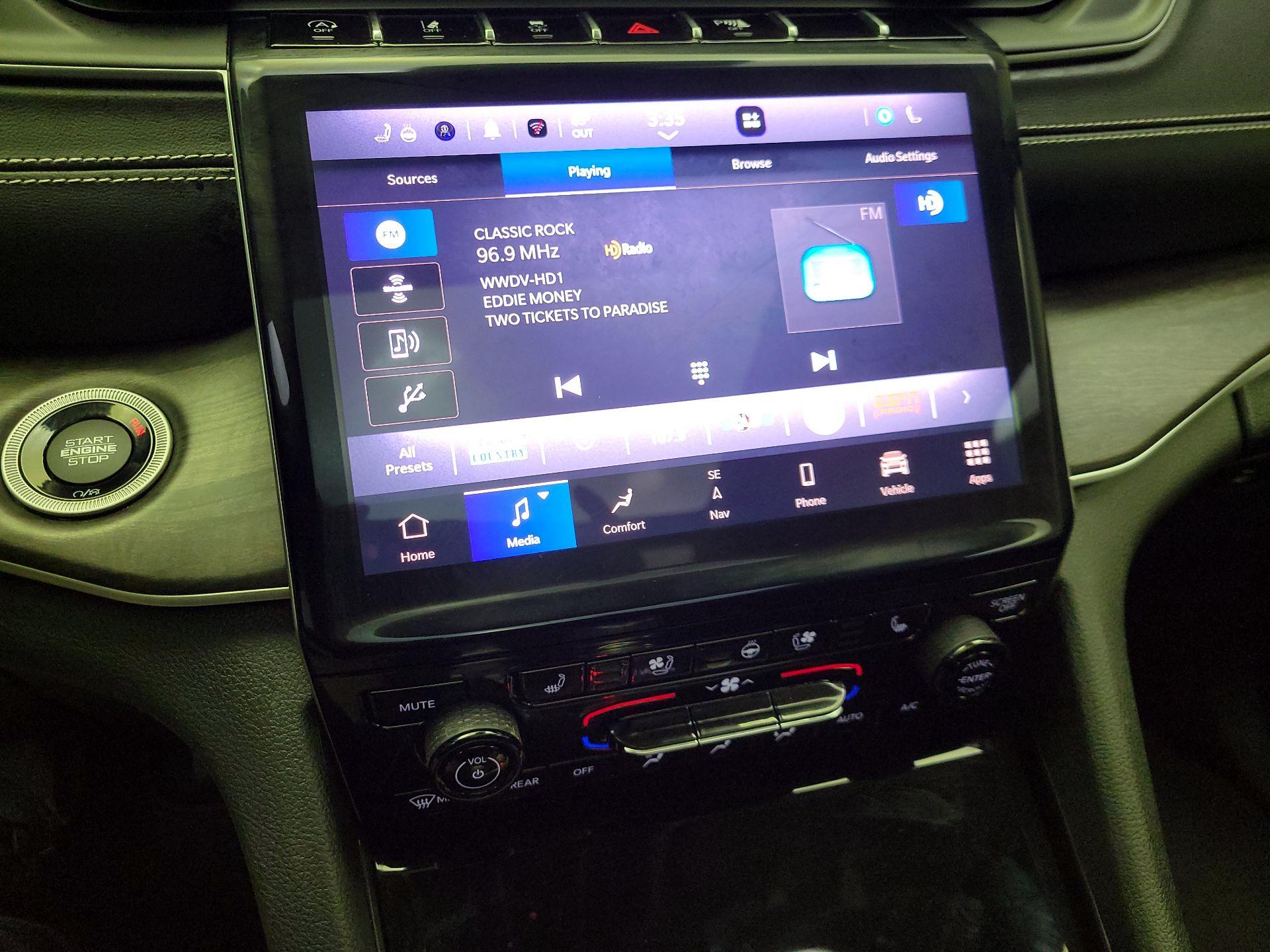 Thumbnail: 2023 Jeep Grand Cherokee - 16