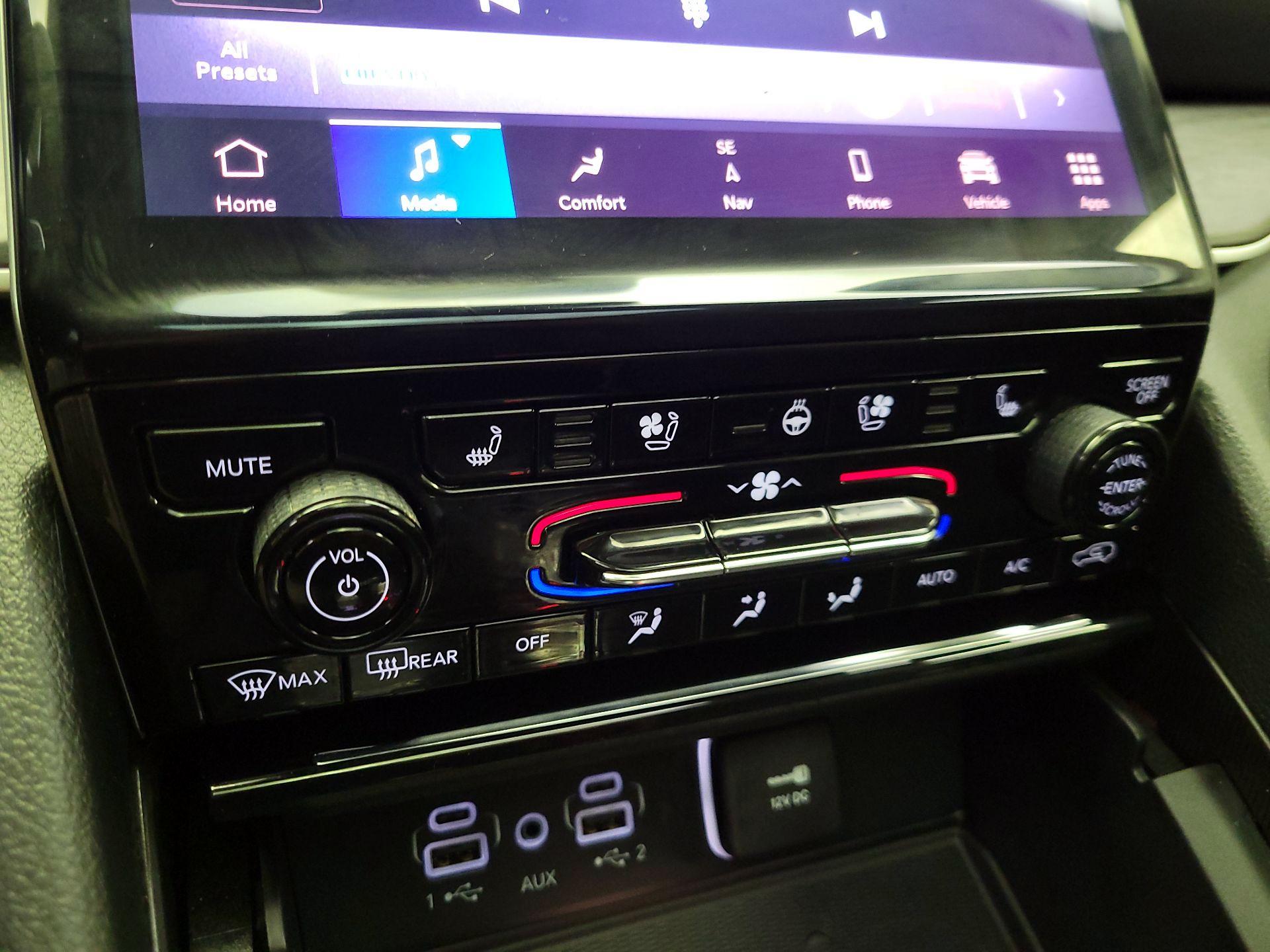 Thumbnail: 2023 Jeep Grand Cherokee - 17