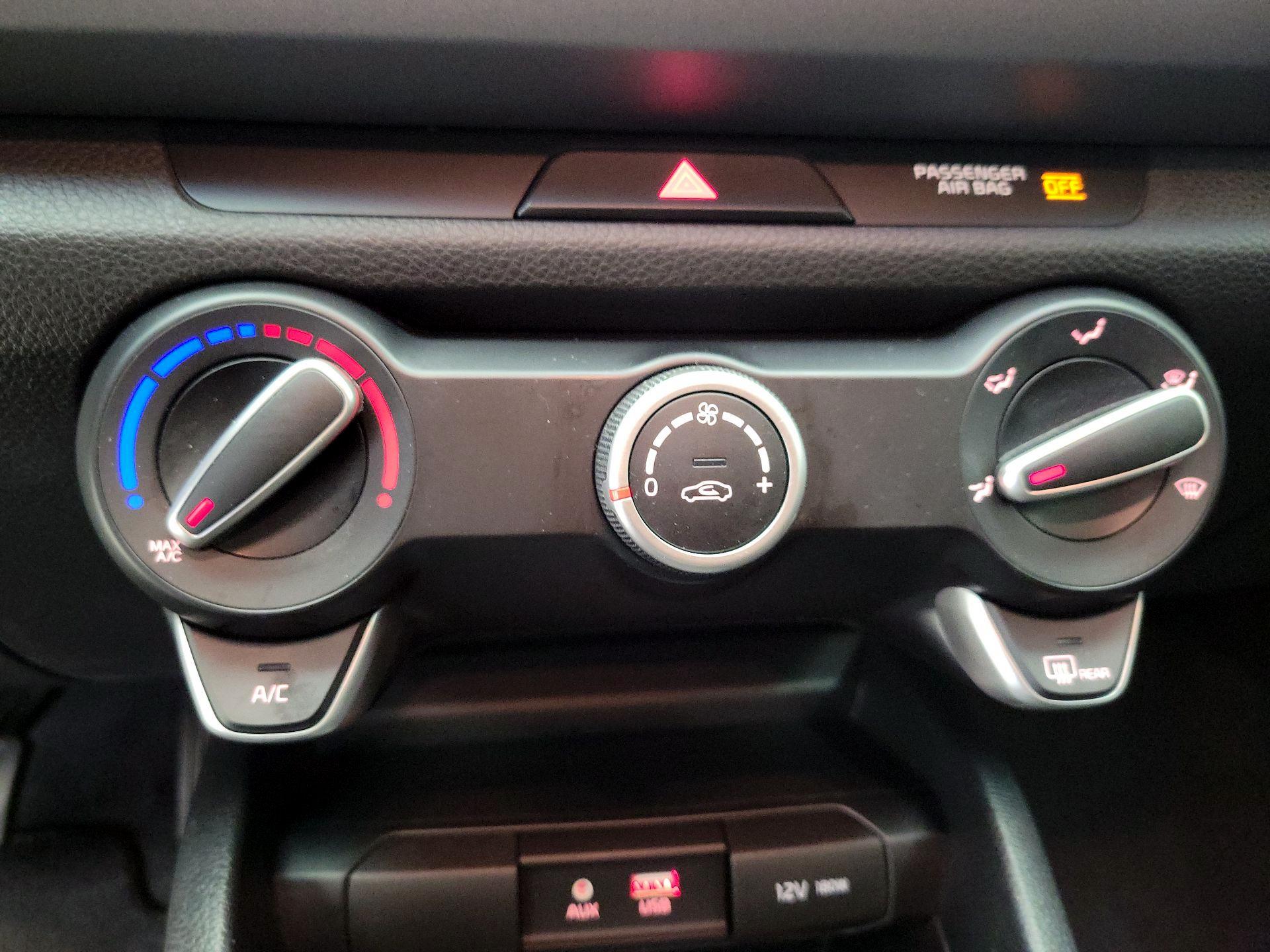 Thumbnail: 2018 Kia Rio5 - 15