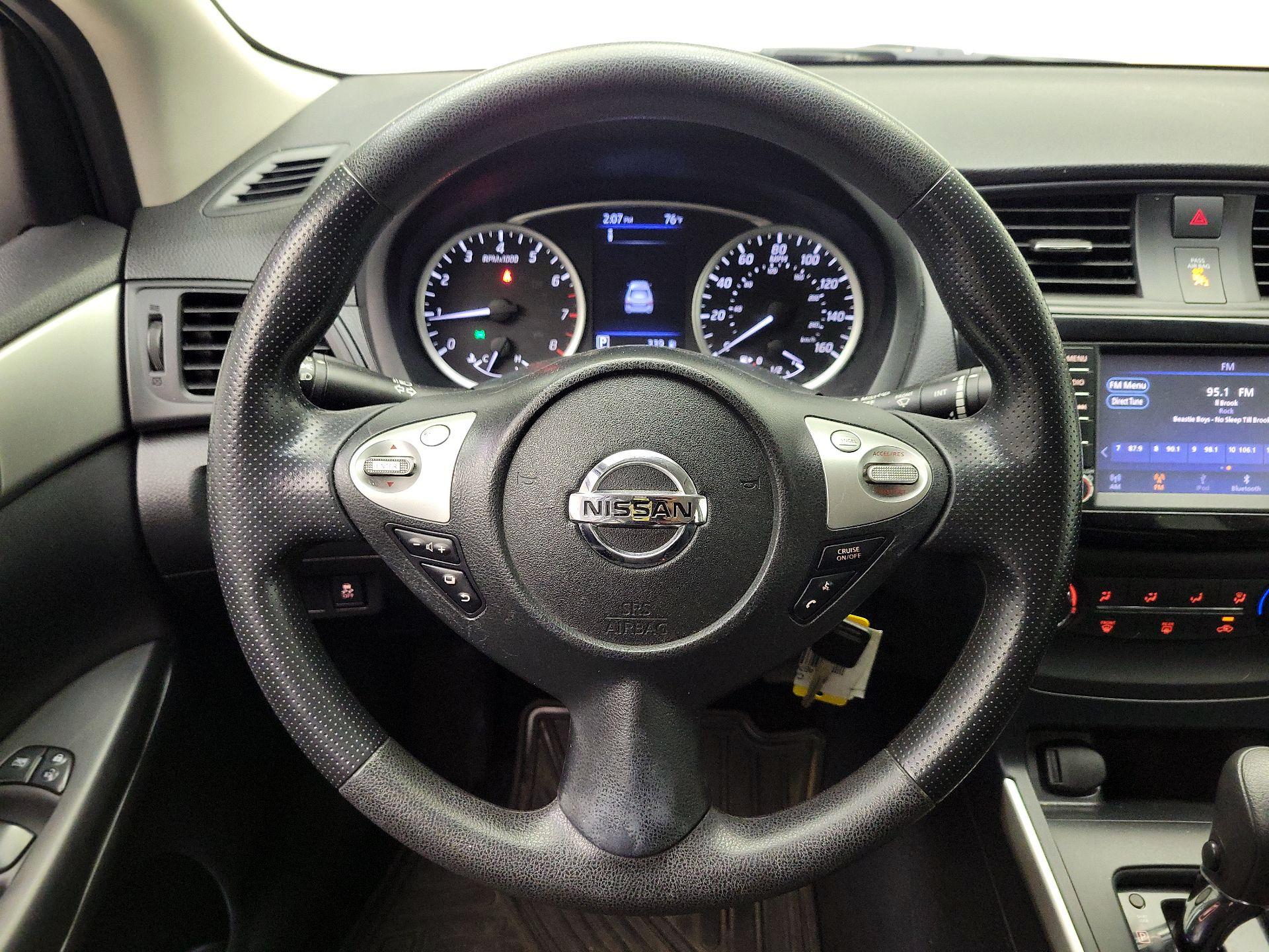 Thumbnail: 2019 Nissan Sentra - 10