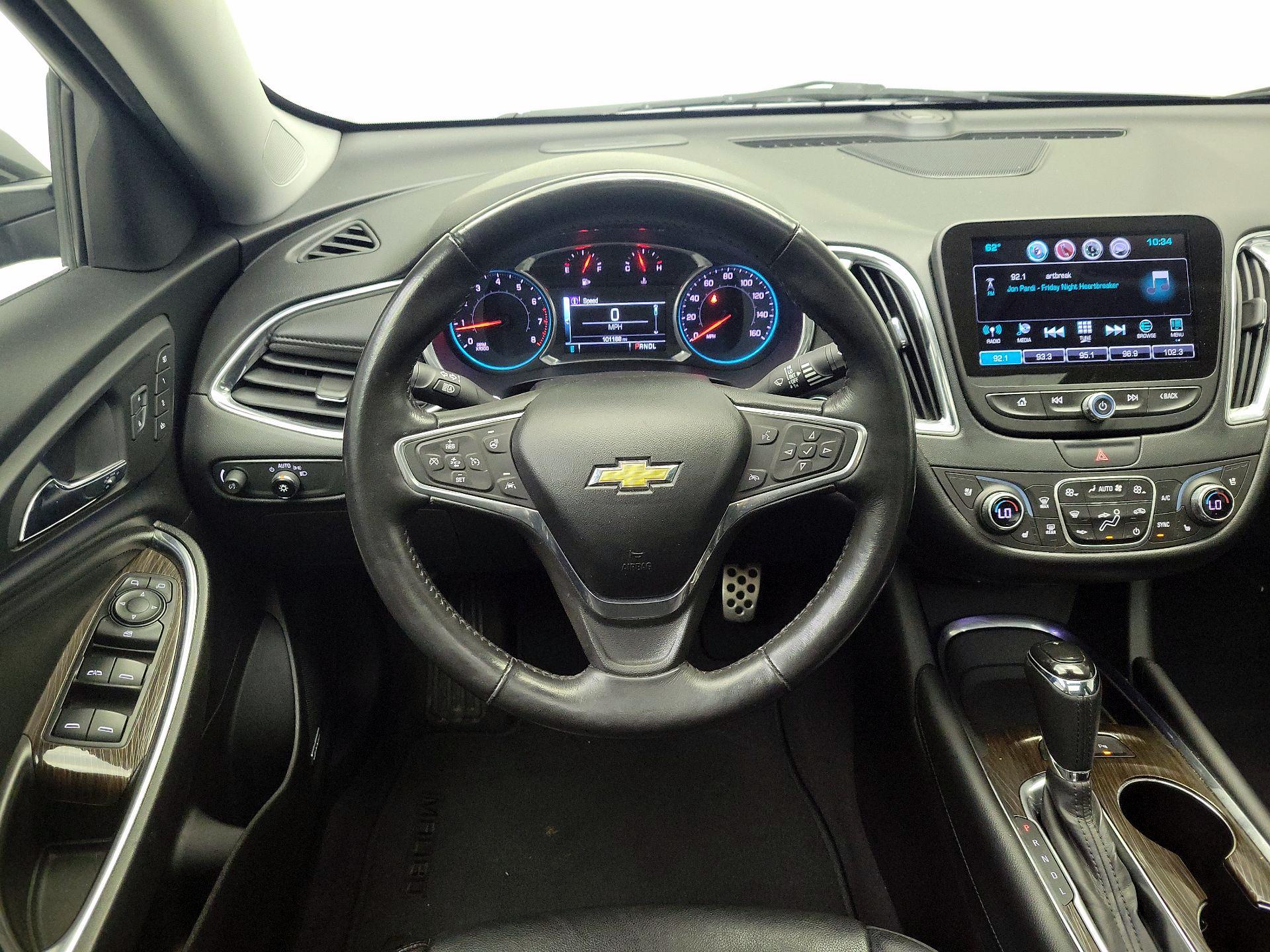 Thumbnail: 2016 Chevrolet Malibu - 10