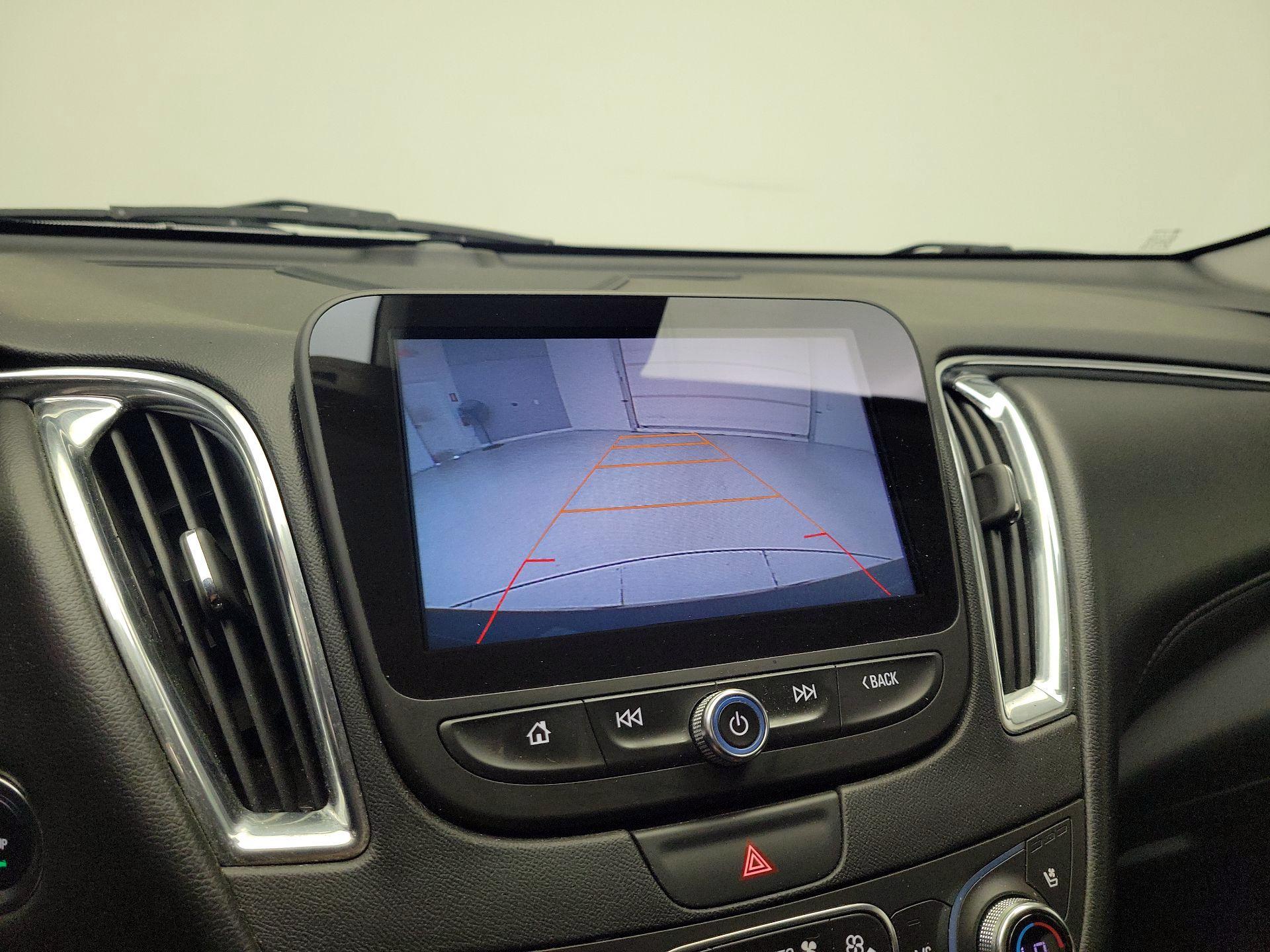 Thumbnail: 2016 Chevrolet Malibu - 14