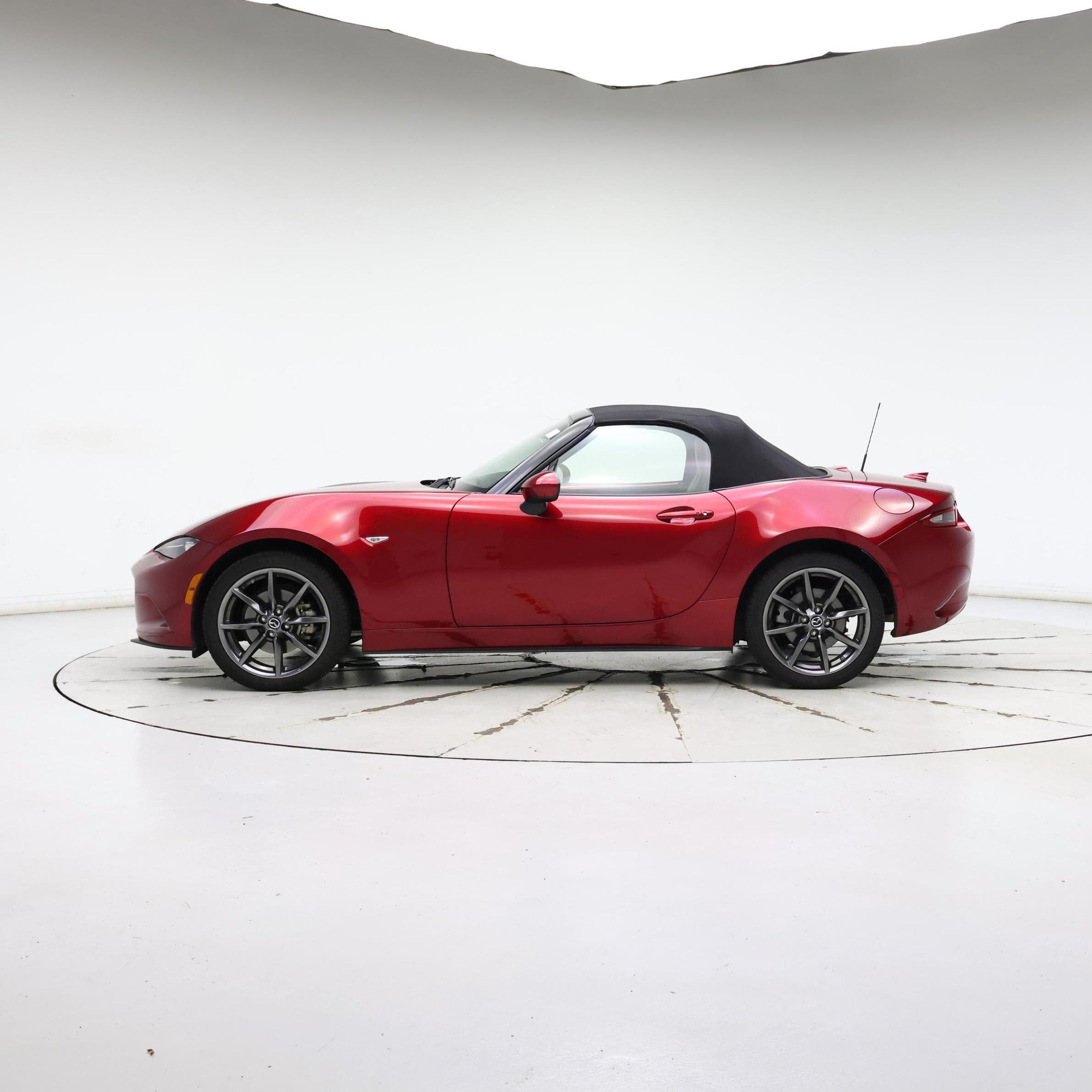 Thumbnail: 2019 Mazda MX-5 Miata - 3