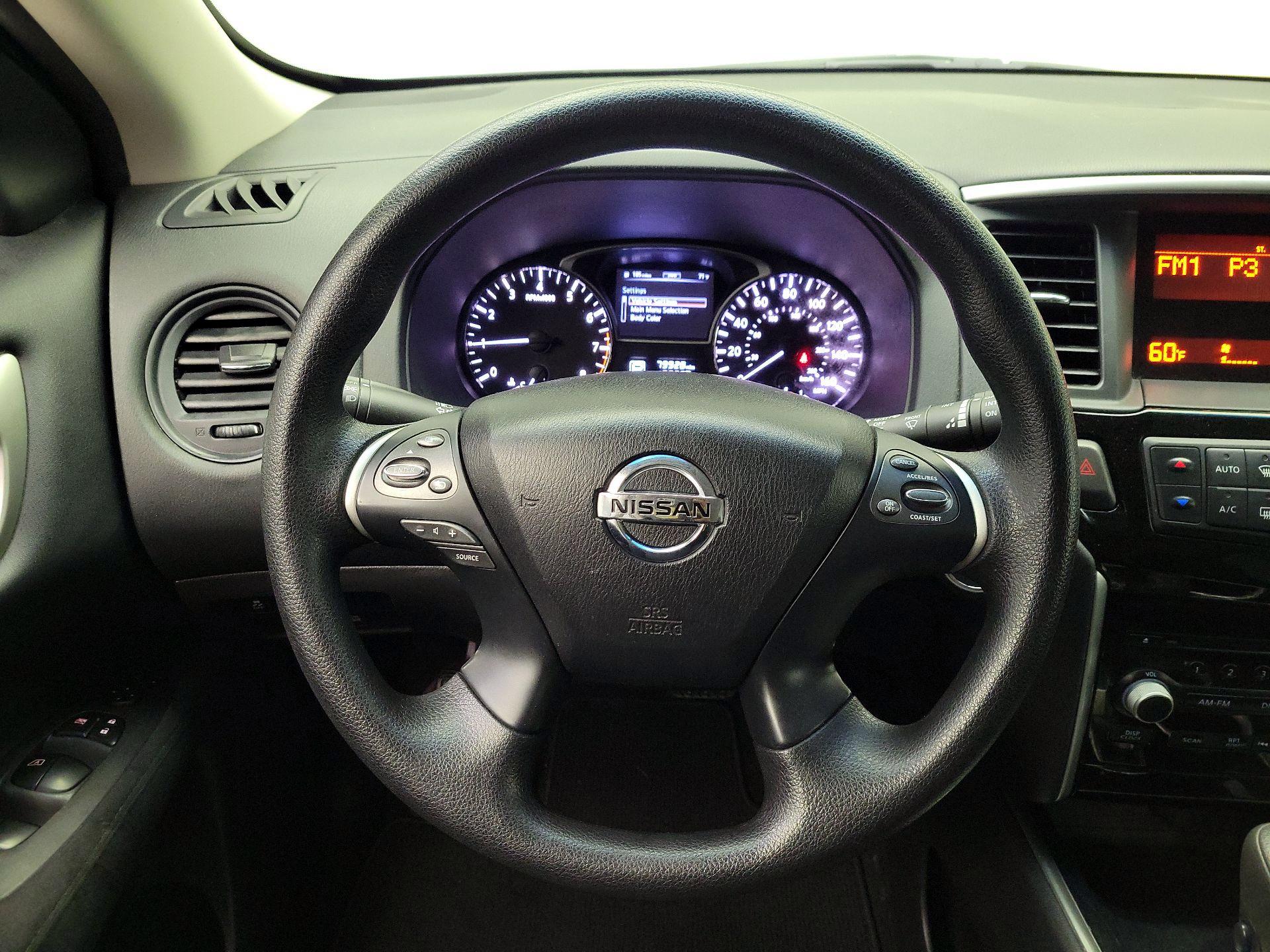 Thumbnail: 2014 Nissan Pathfinder - 10