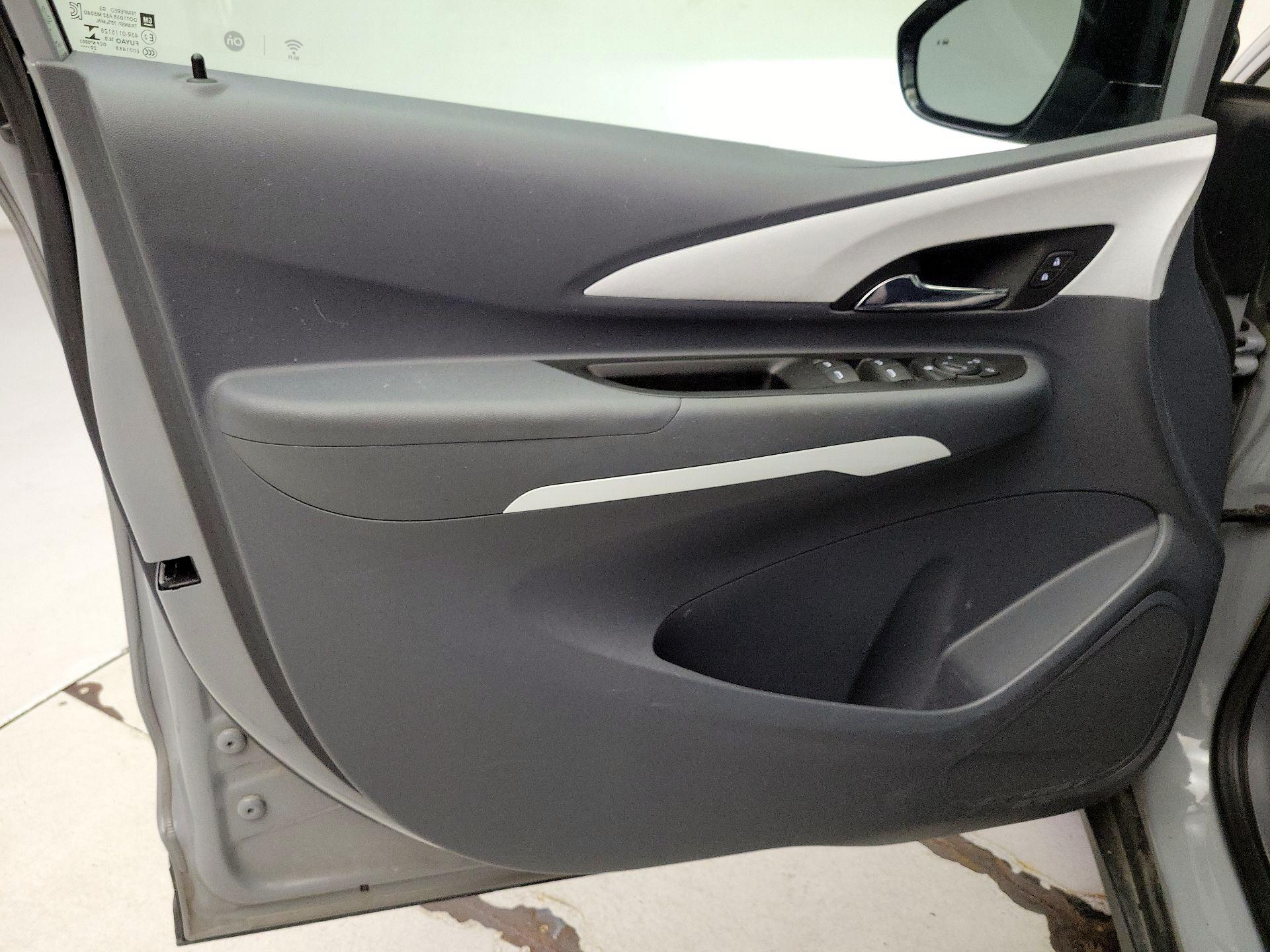Thumbnail: 2020 Chevrolet Bolt EV - 12