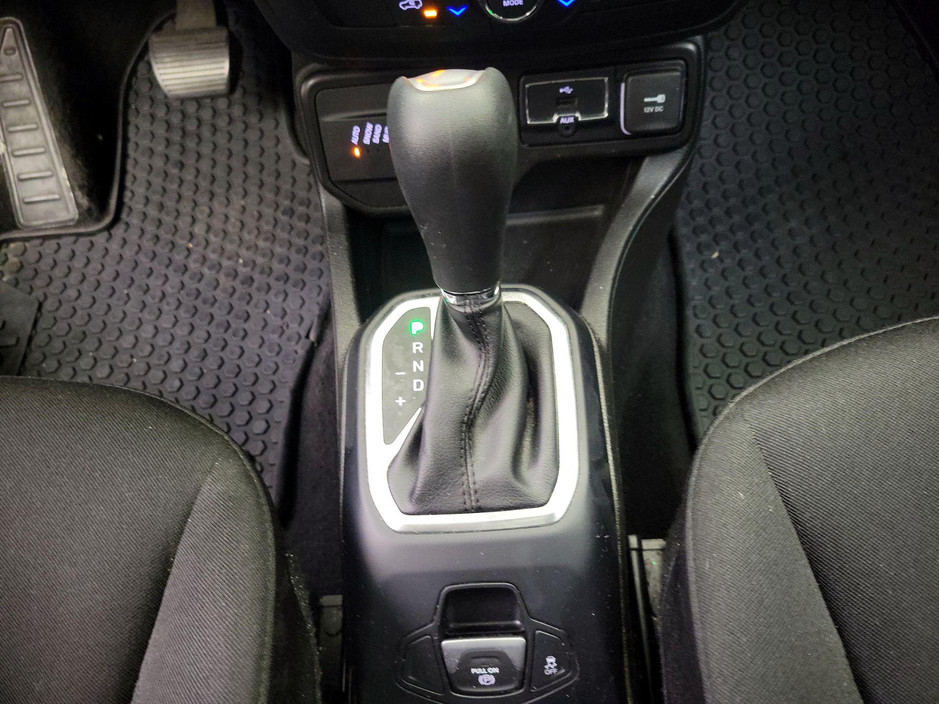 Thumbnail: 2020 Jeep Renegade - 18