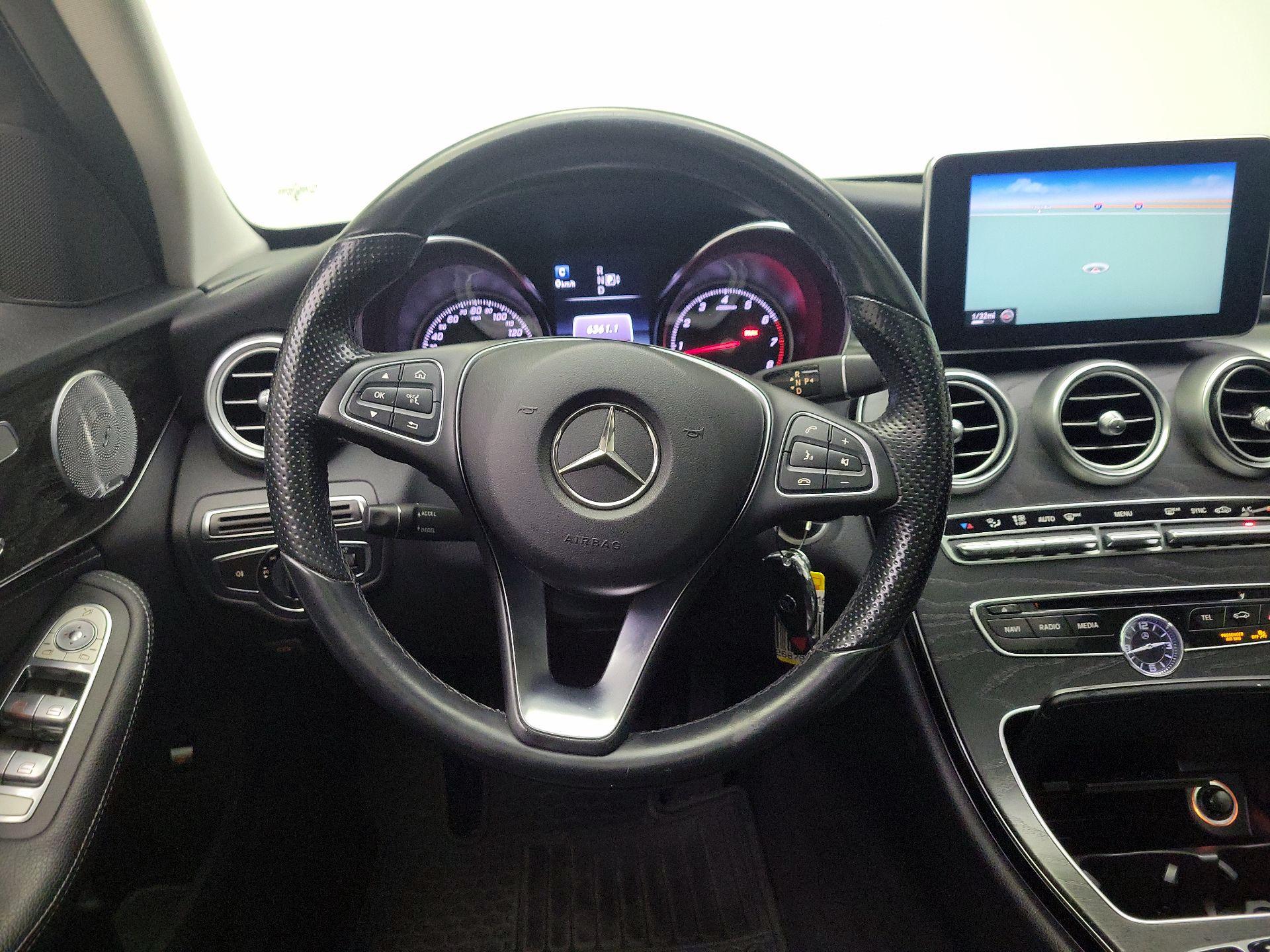 Thumbnail: 2015 Mercedes-Benz C-Class - 10