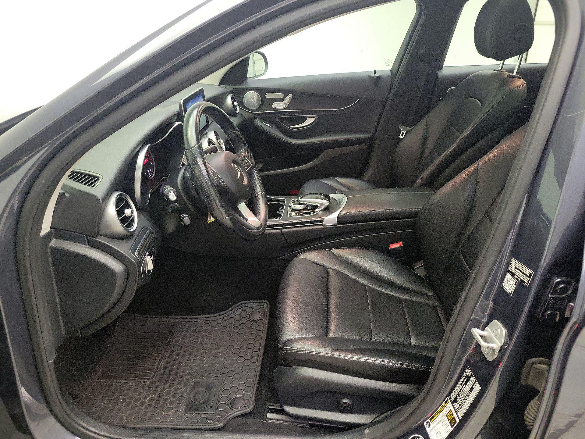 Thumbnail: 2015 Mercedes-Benz C-Class - 11