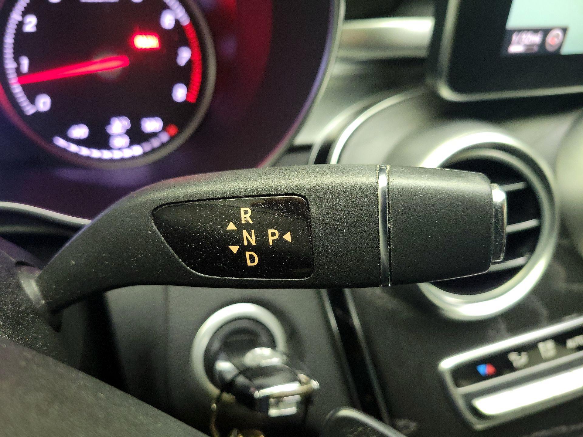 Thumbnail: 2015 Mercedes-Benz C-Class - 18