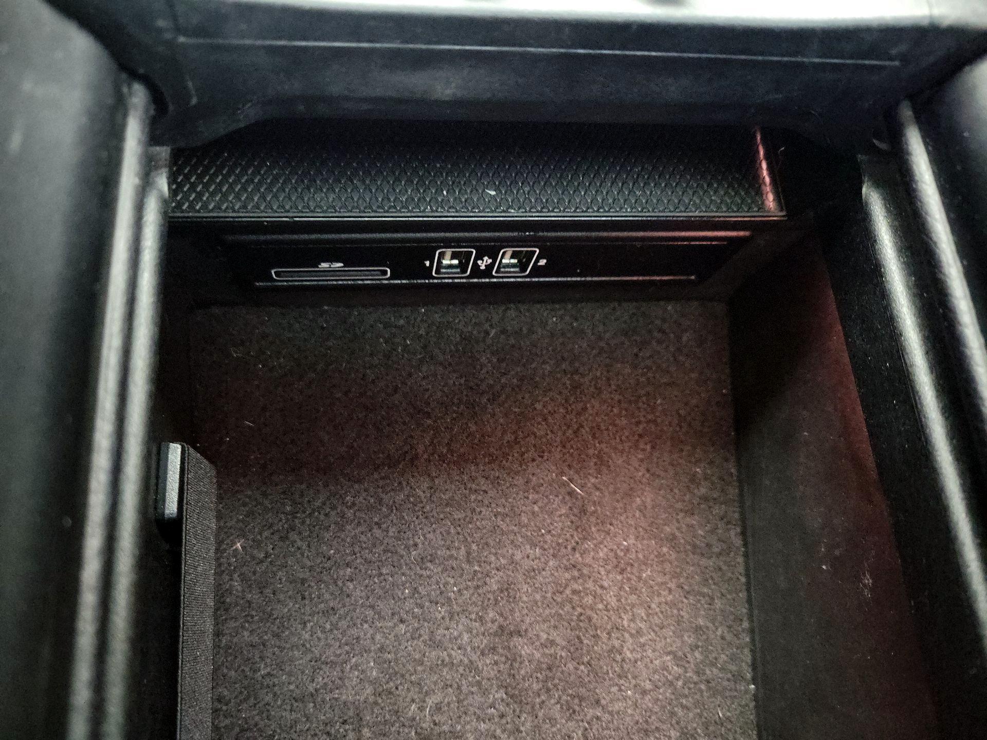 Thumbnail: 2015 Mercedes-Benz C-Class - 19