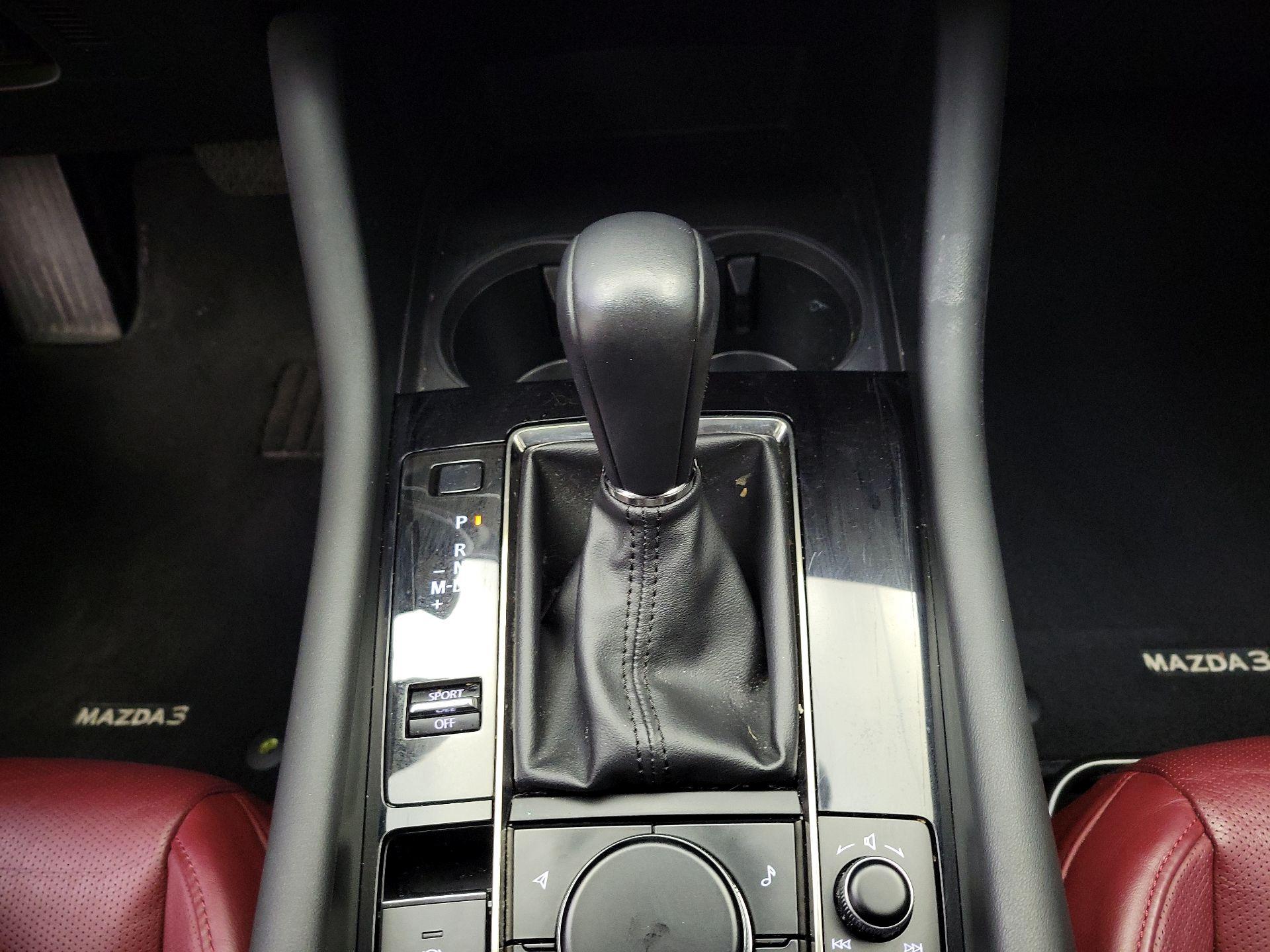 Thumbnail: 2021 Mazda Mazda3 - 18