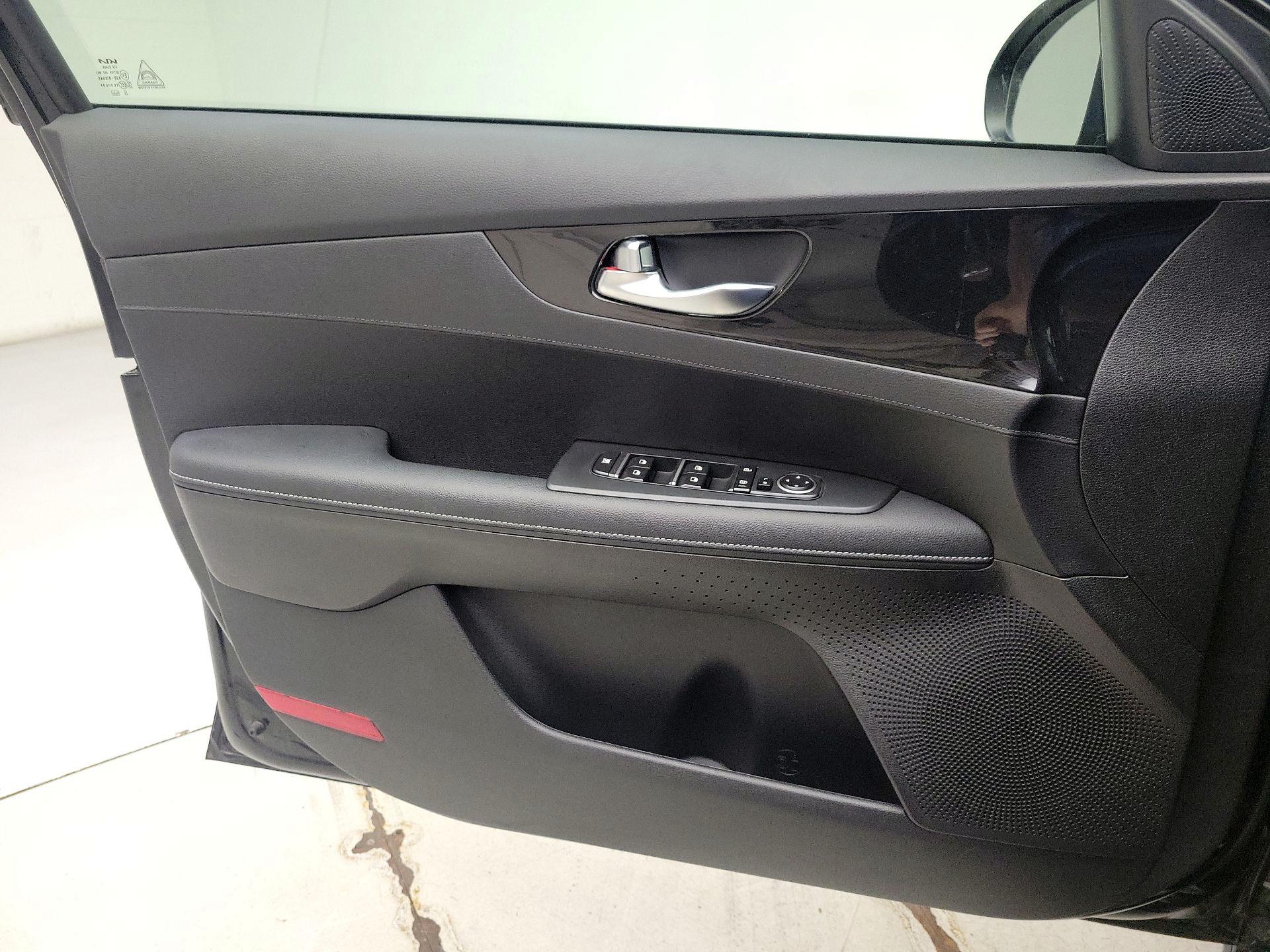 Thumbnail: 2024 Kia Forte - 12