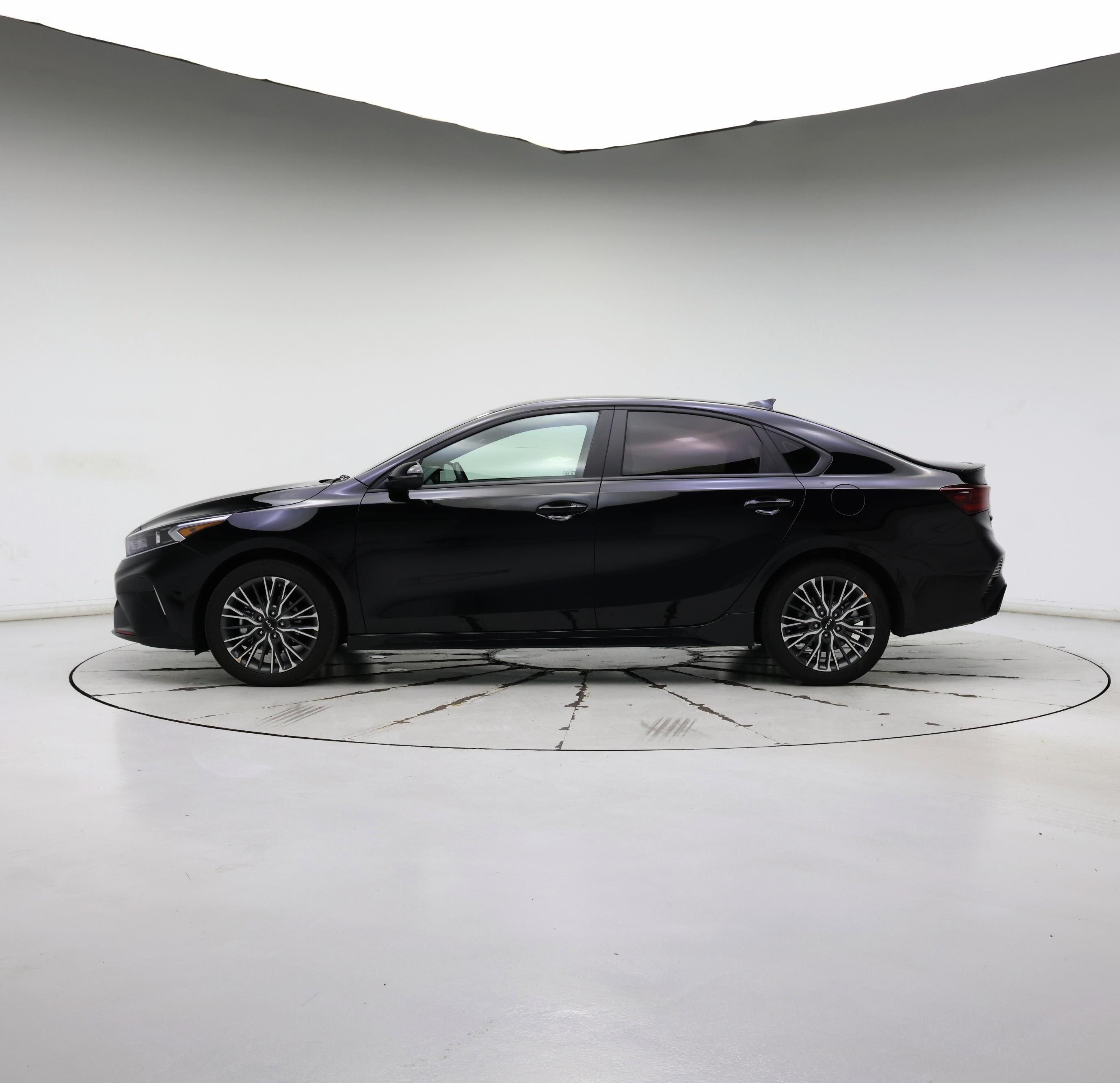 Thumbnail: 2024 Kia Forte - 3
