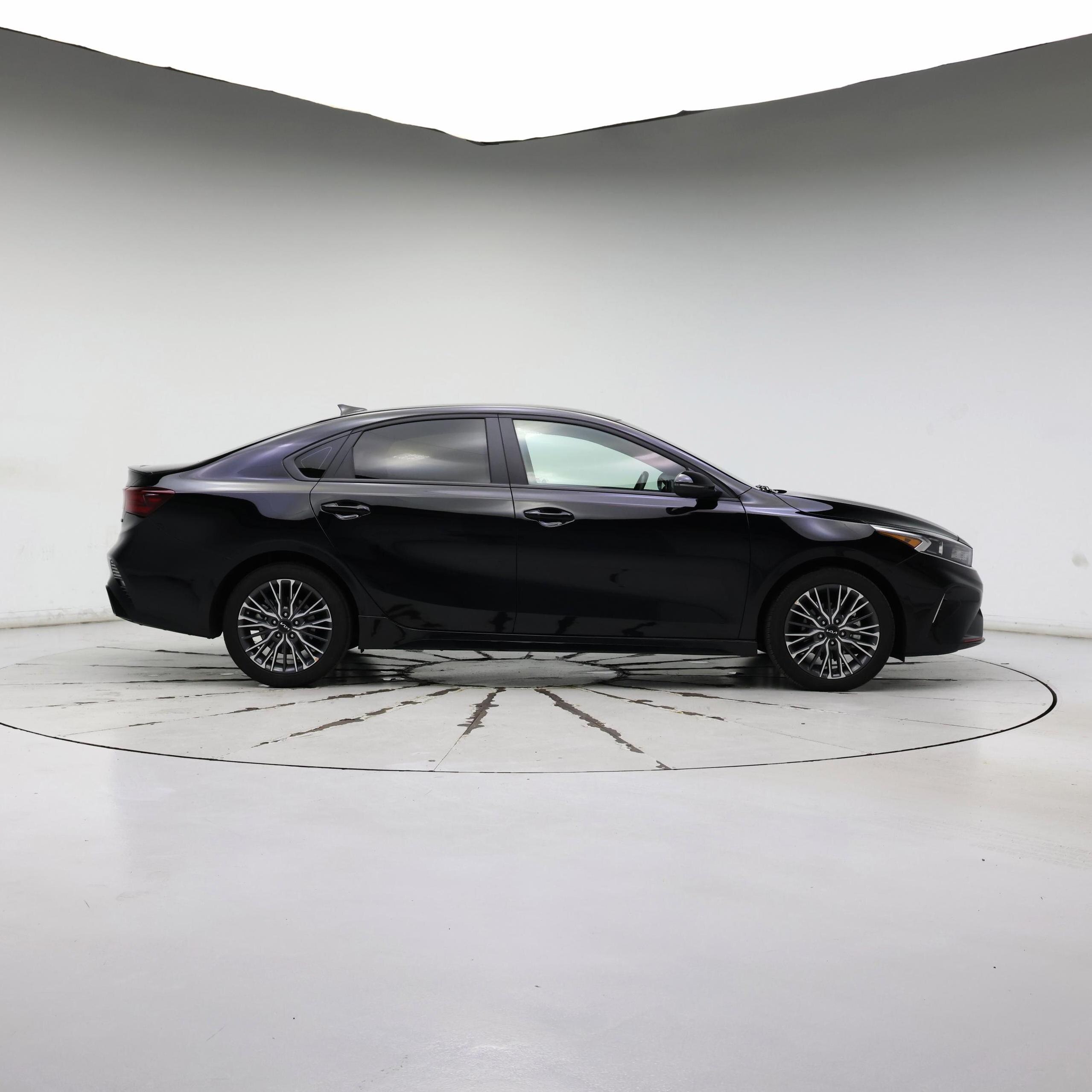 Thumbnail: 2024 Kia Forte - 7