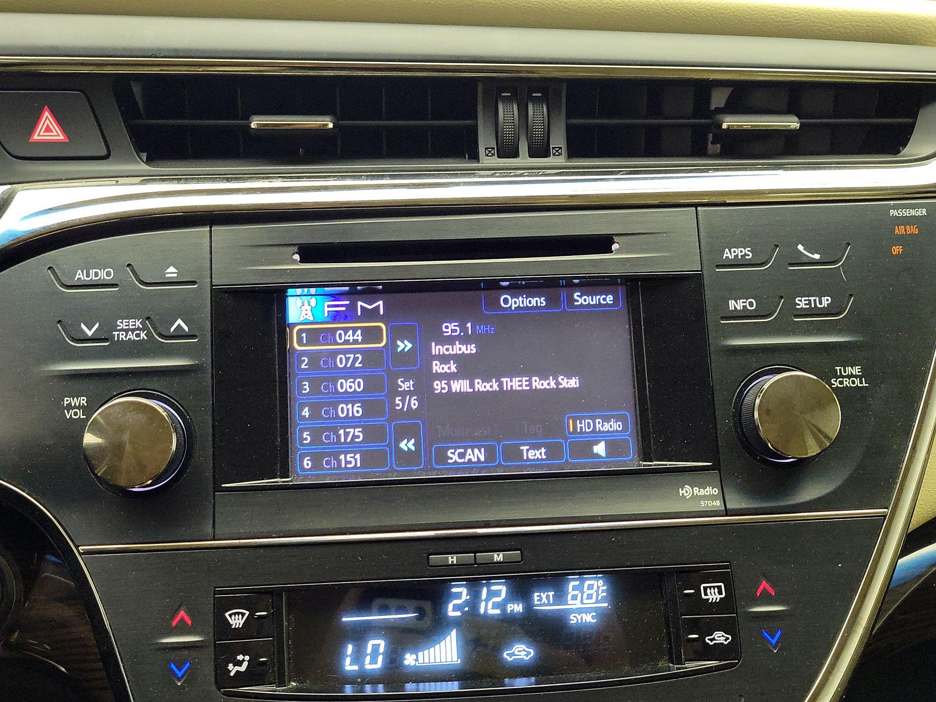 Thumbnail: 2014 Toyota Avalon - 16