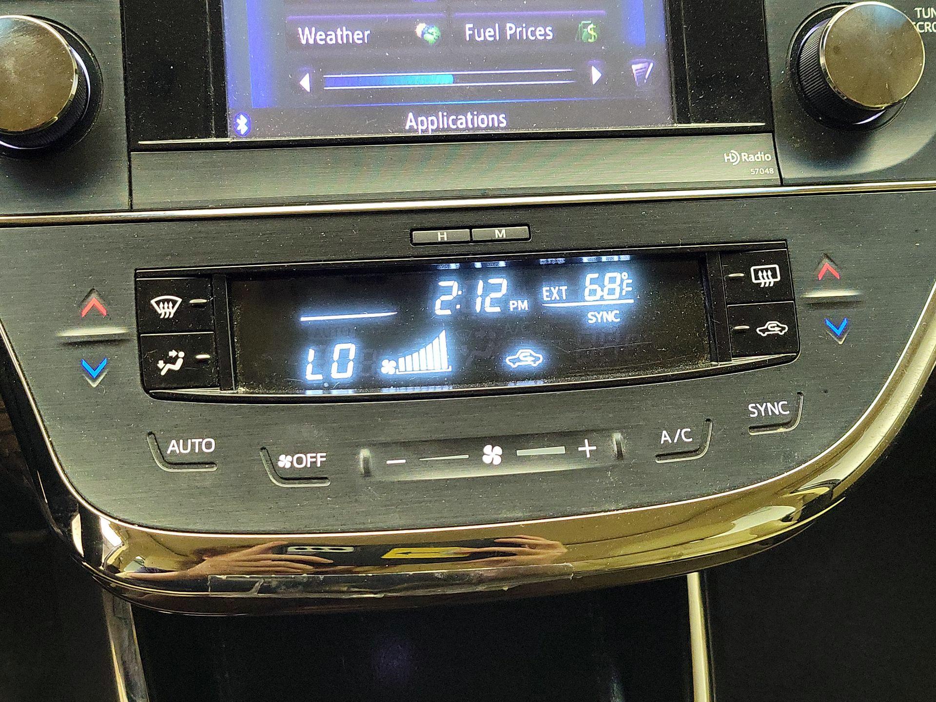 Thumbnail: 2014 Toyota Avalon - 17