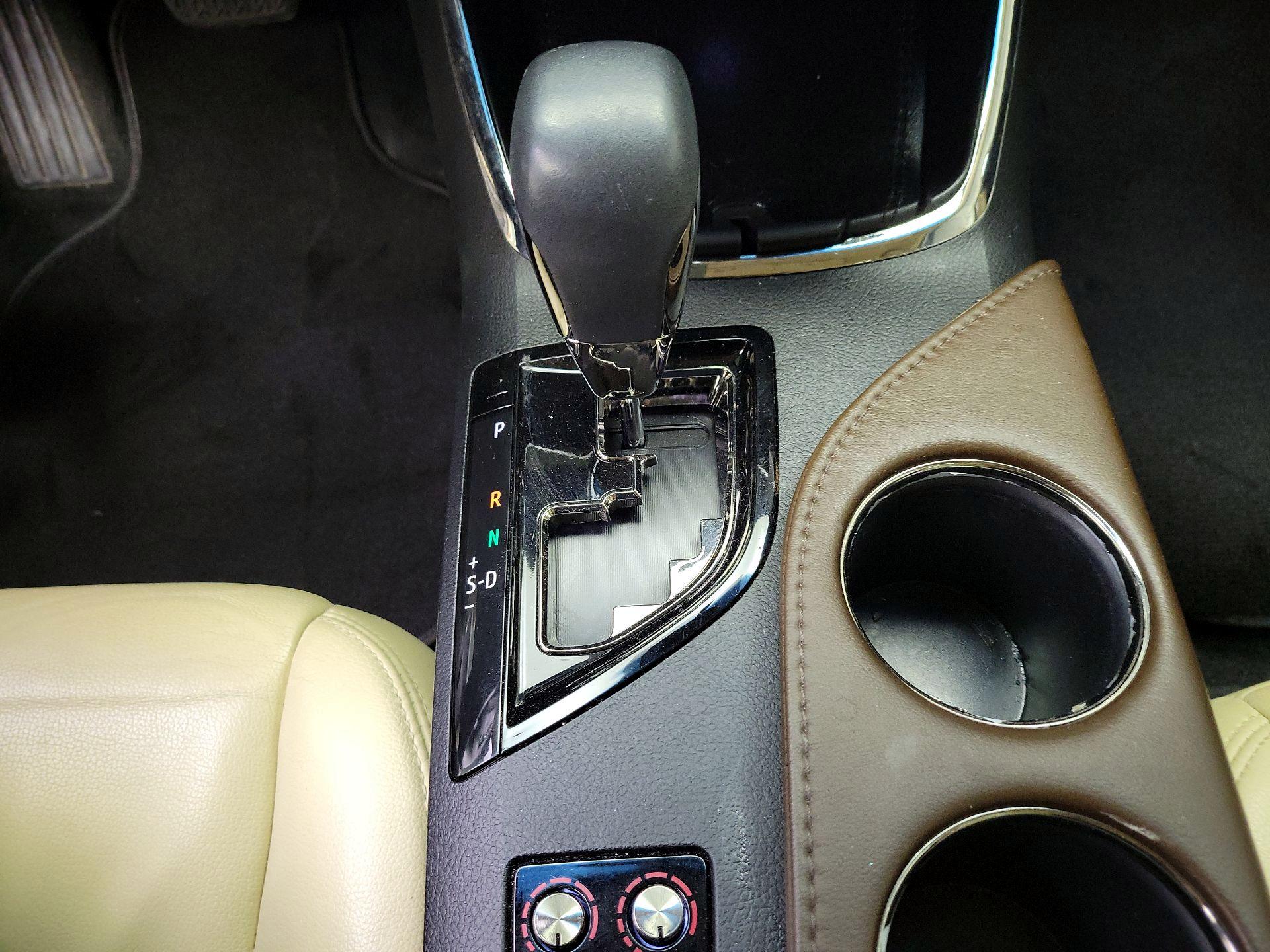 Thumbnail: 2014 Toyota Avalon - 18