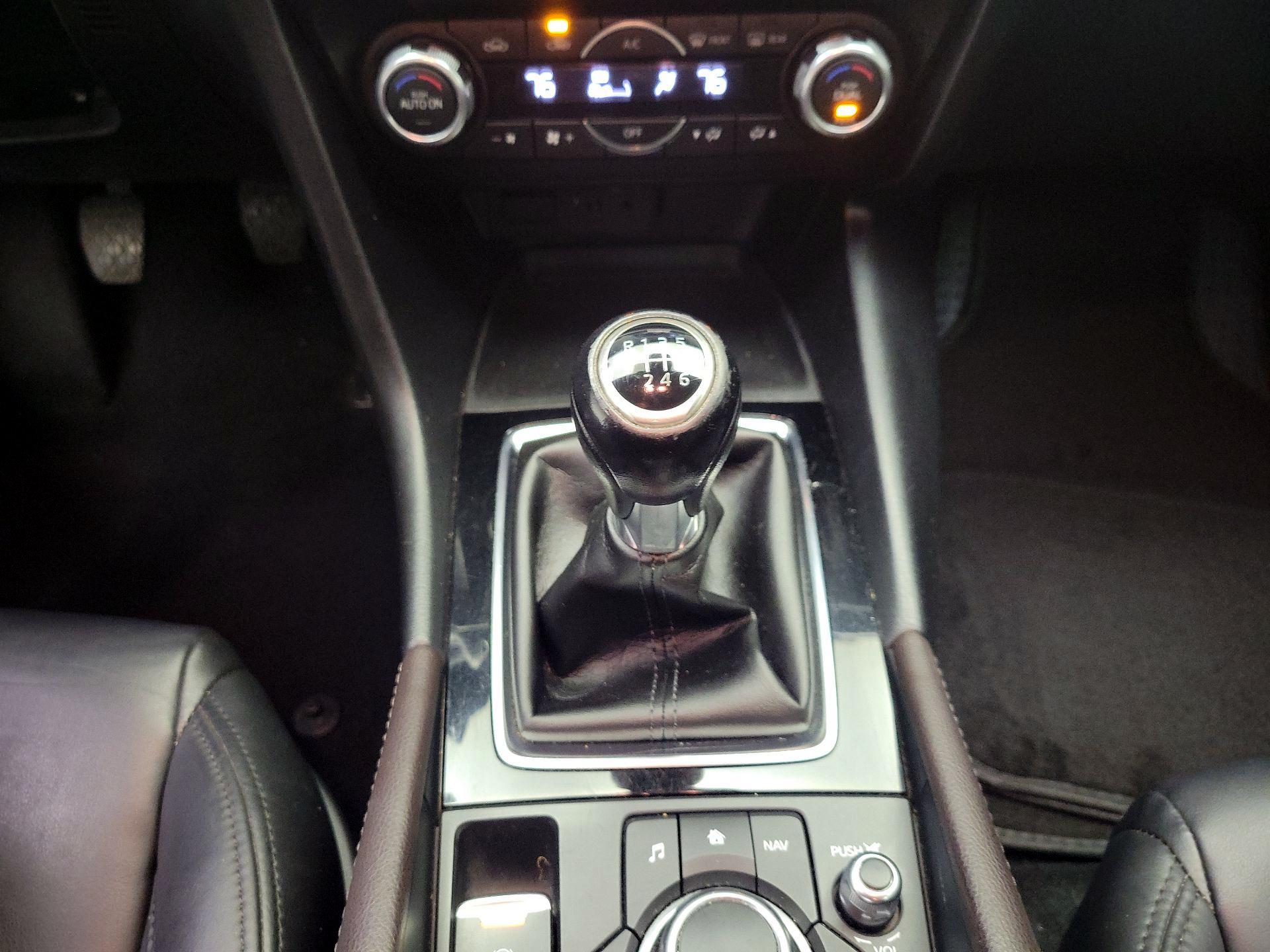 Thumbnail: 2018 Mazda Mazda3 - 18