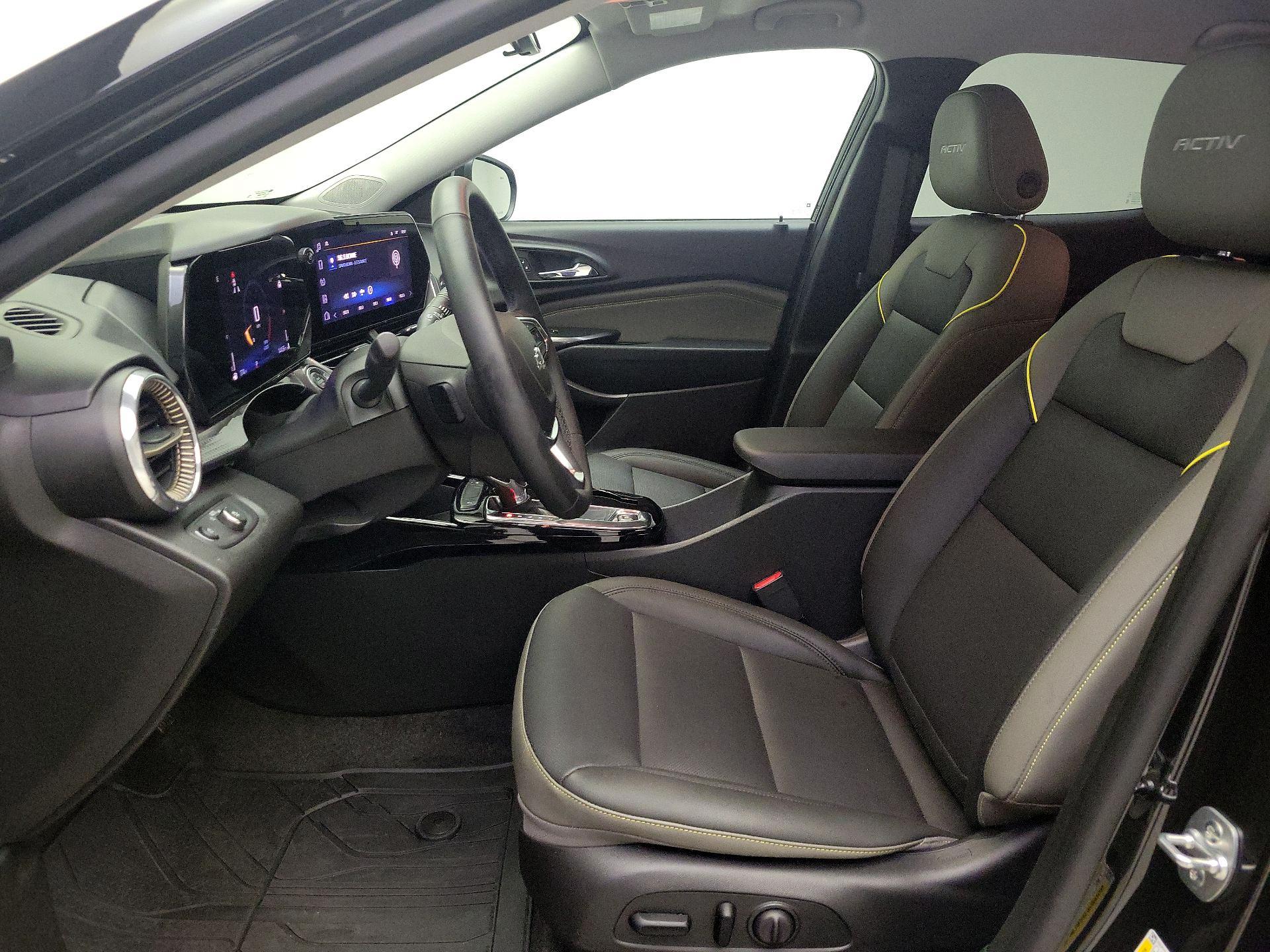 Thumbnail: 2025 Chevrolet Trax - 11