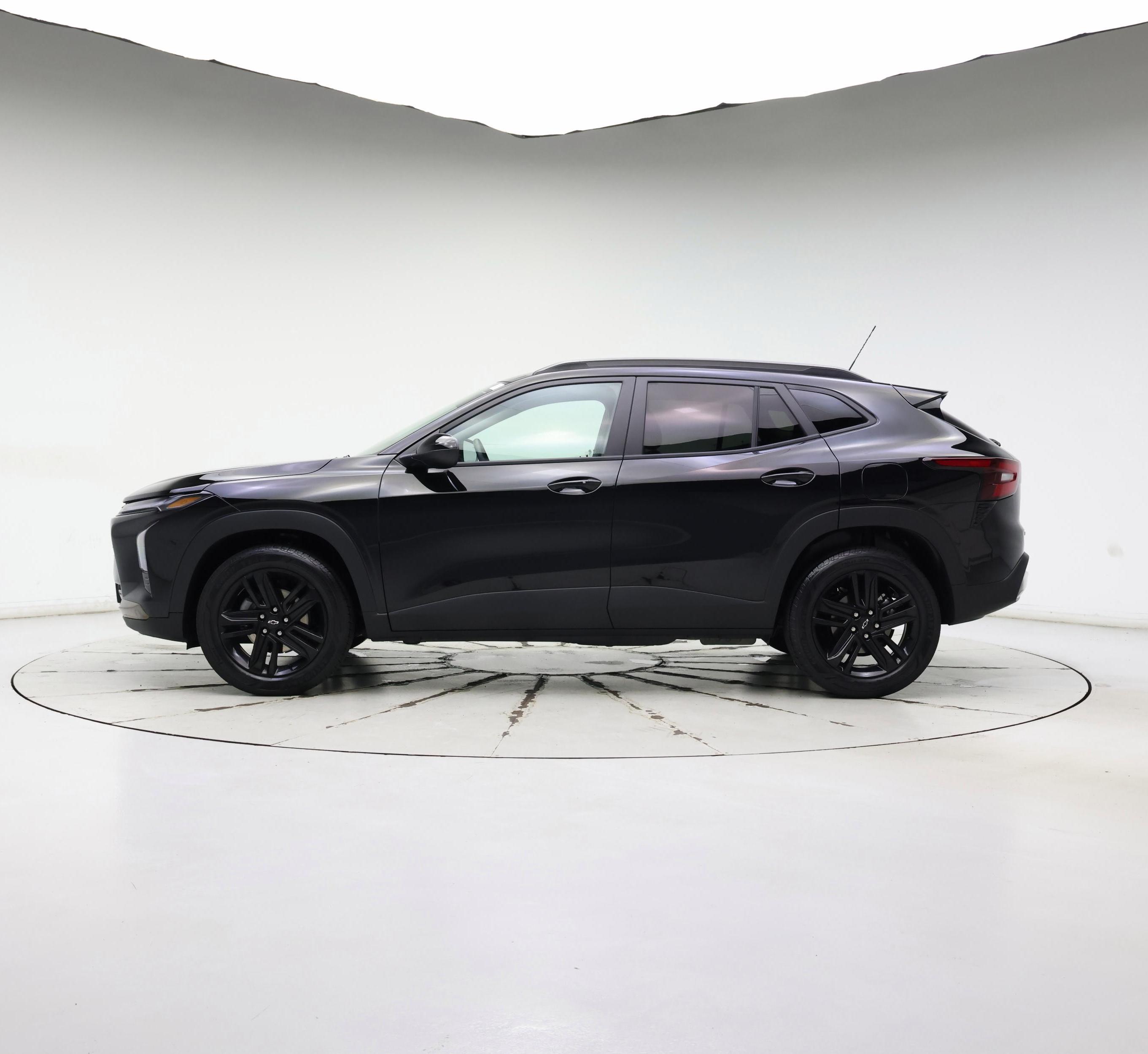 Thumbnail: 2025 Chevrolet Trax - 3