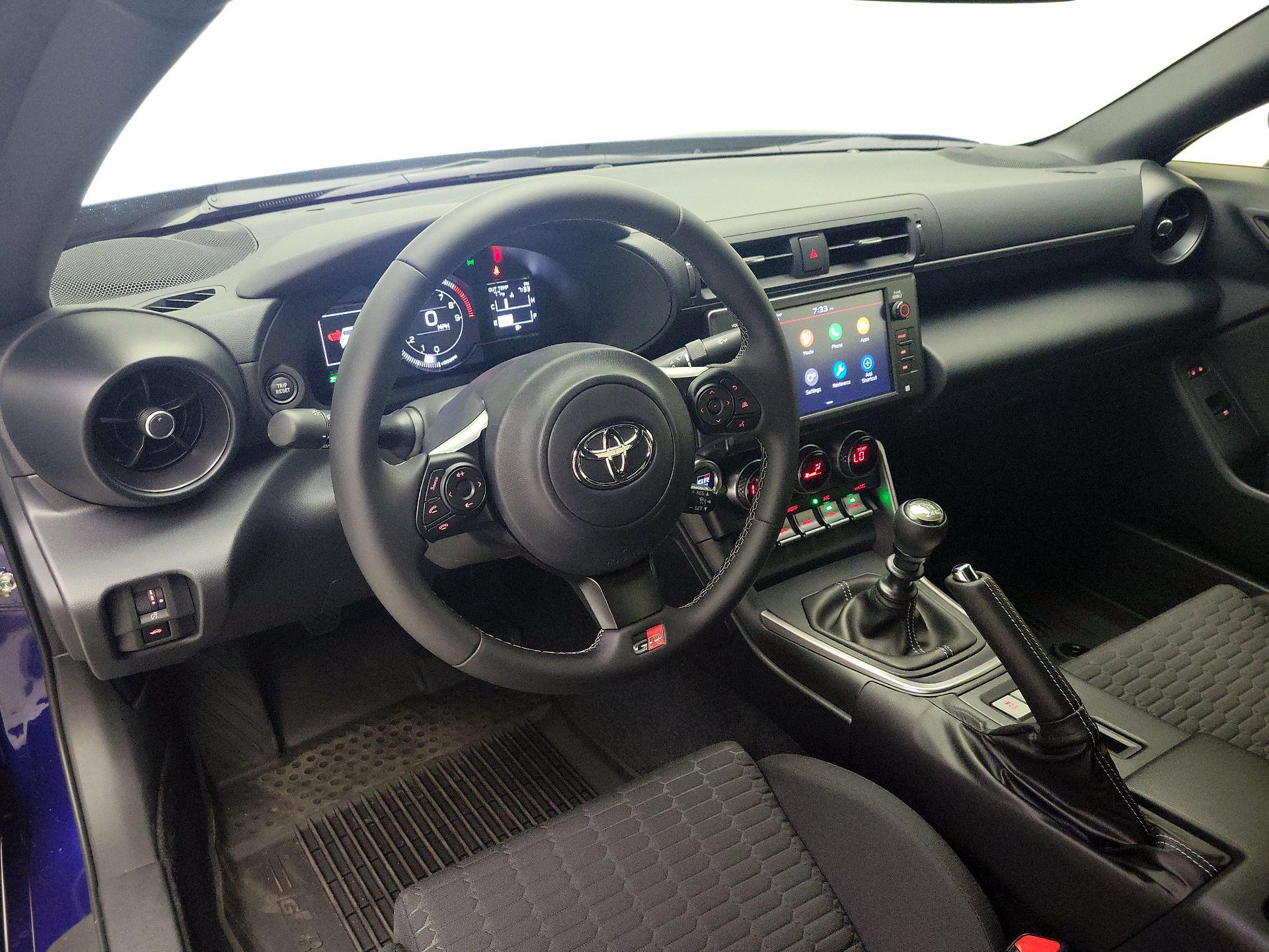 Thumbnail: 2025 Toyota GR86 - 9