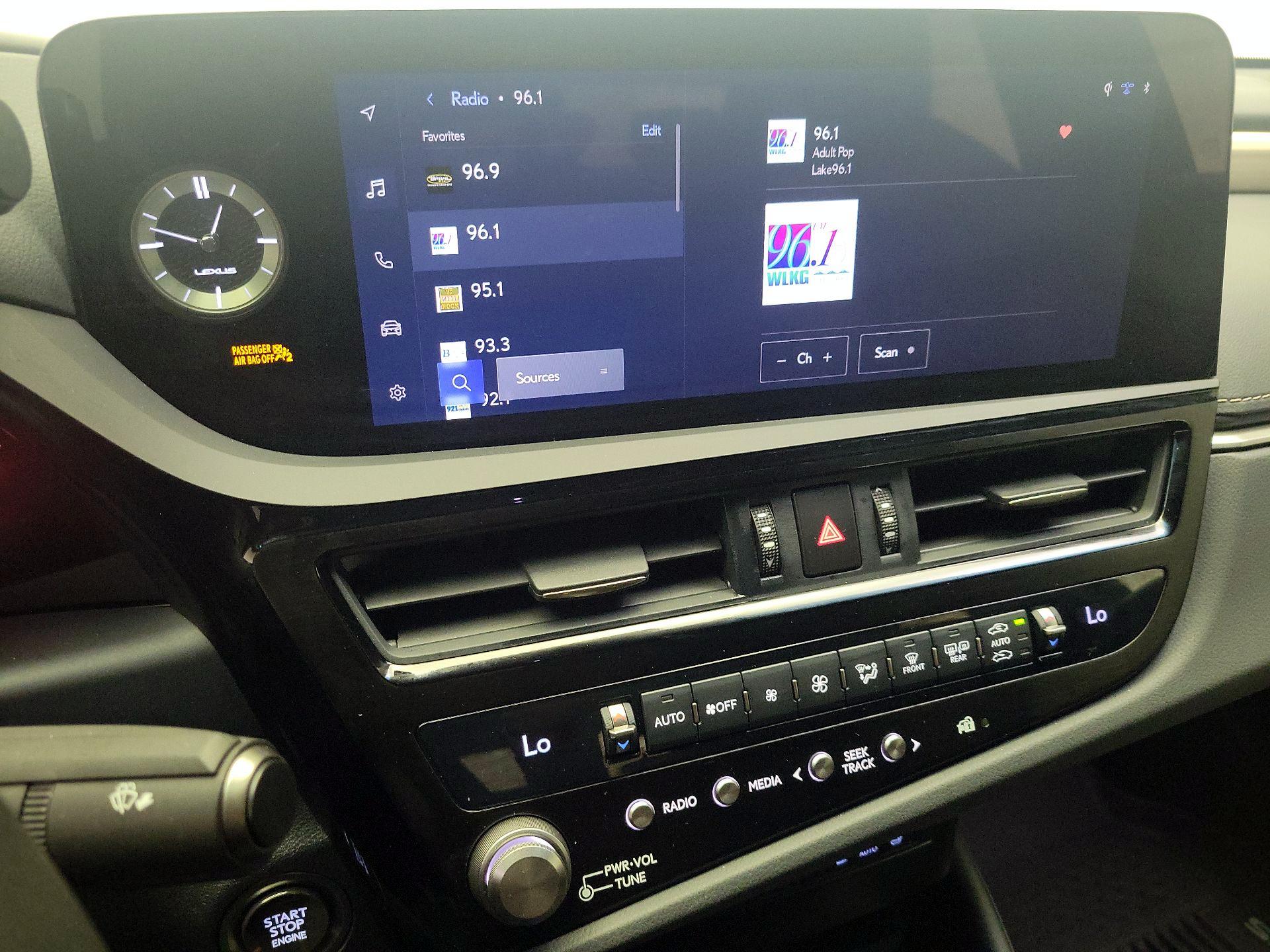 Thumbnail: 2024 Lexus ES - 16