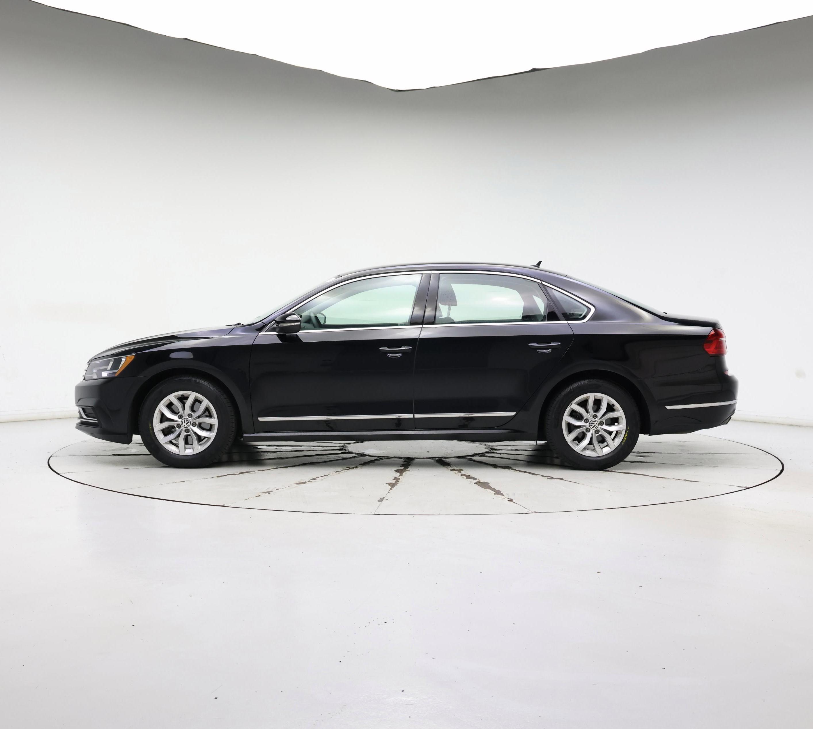 Thumbnail: 2016 Volkswagen Passat - 3